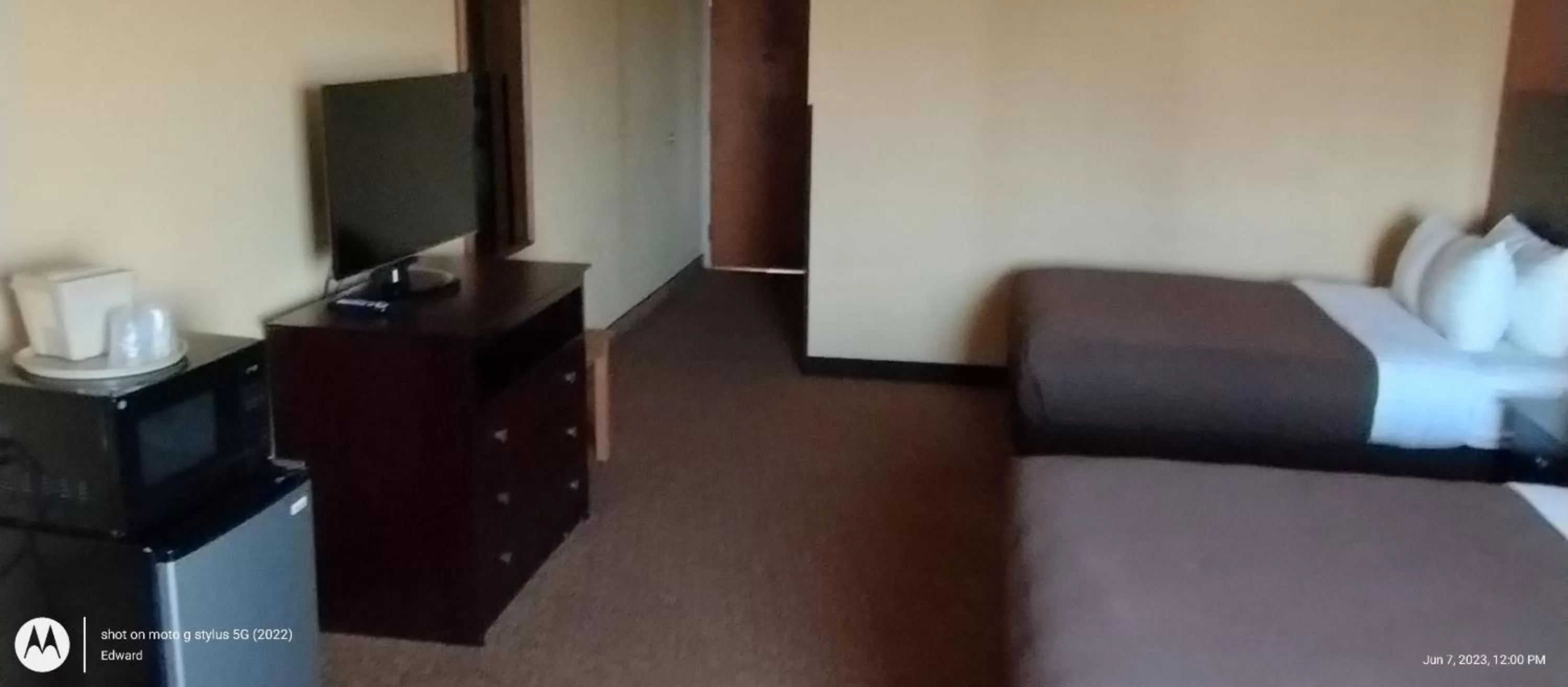 Bed in Shary Inn and Suites