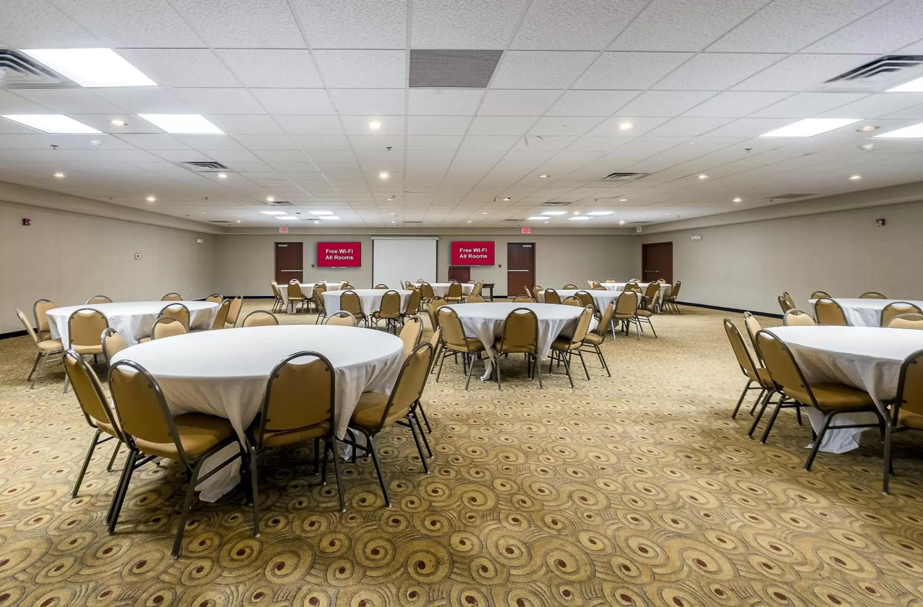 Meeting/conference room in Red Roof Inn Hartford- New Britain
