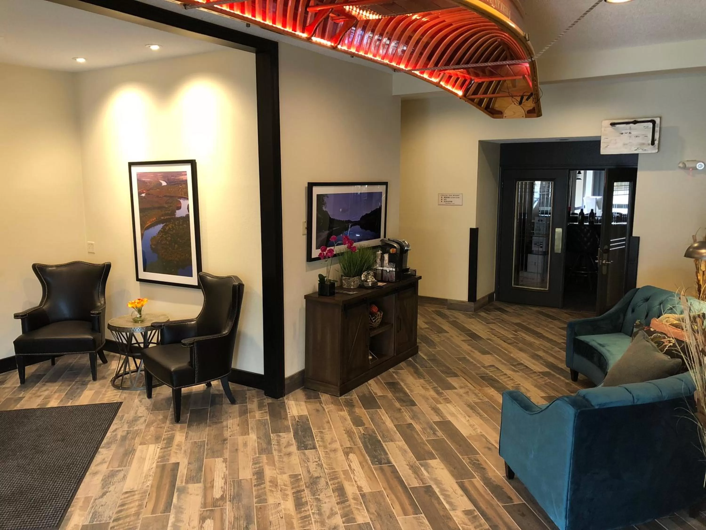 Lobby or reception in The VUE Boutique Hotel & Boathouse