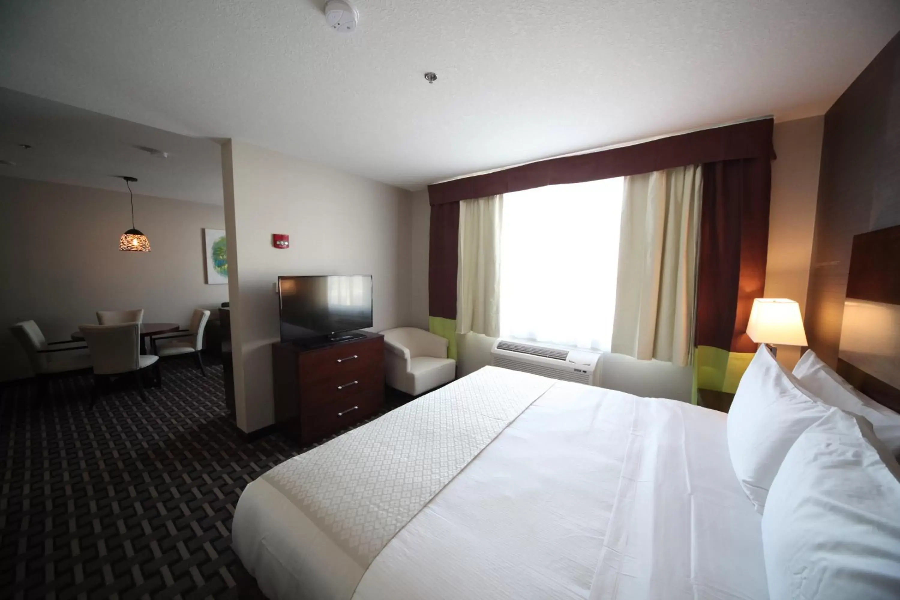 Photo of the whole room, Bed in Wyndham Garden Edmonton Airport