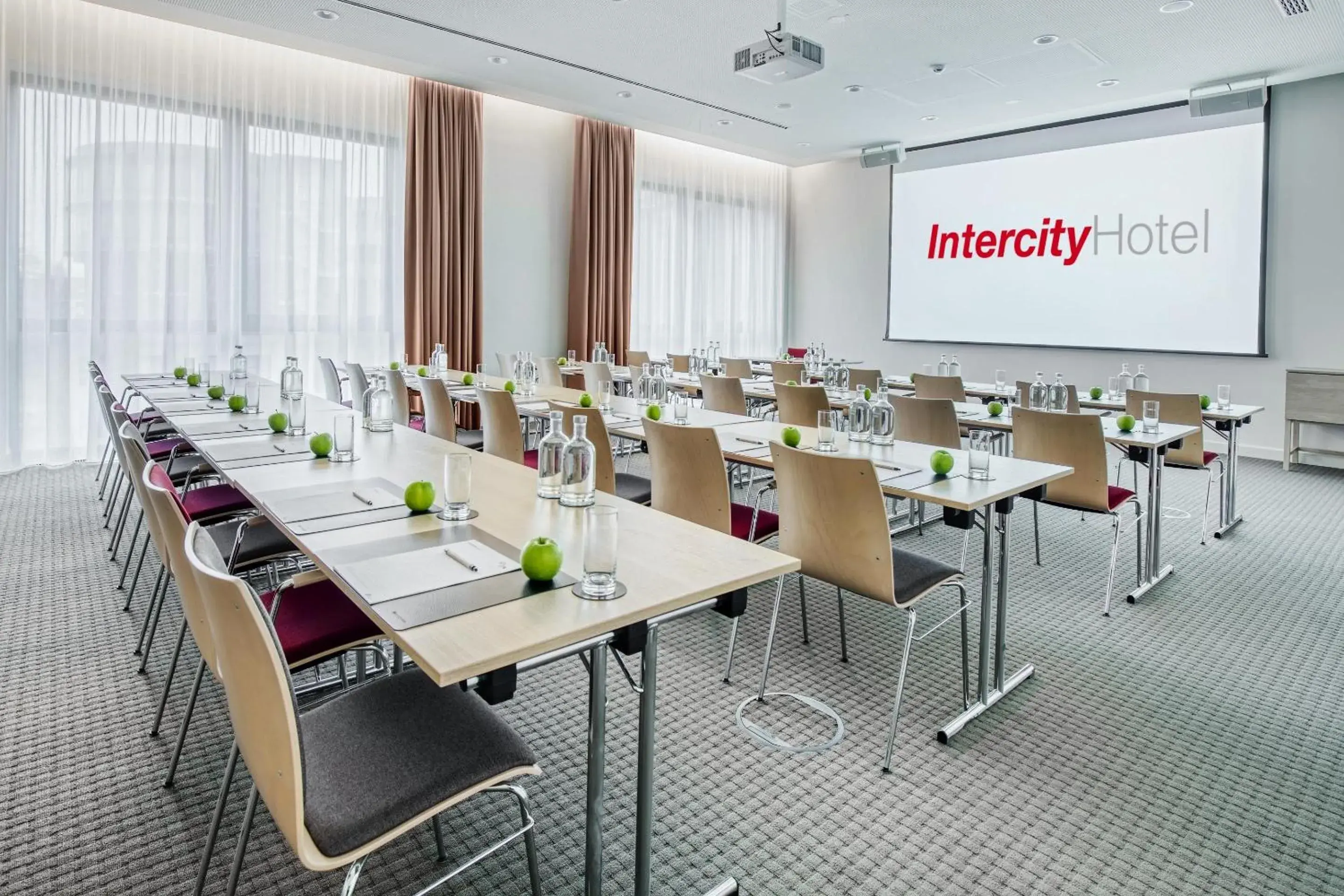 Meeting/conference room in IntercityHotel Hannover Hauptbahnhof-Ost