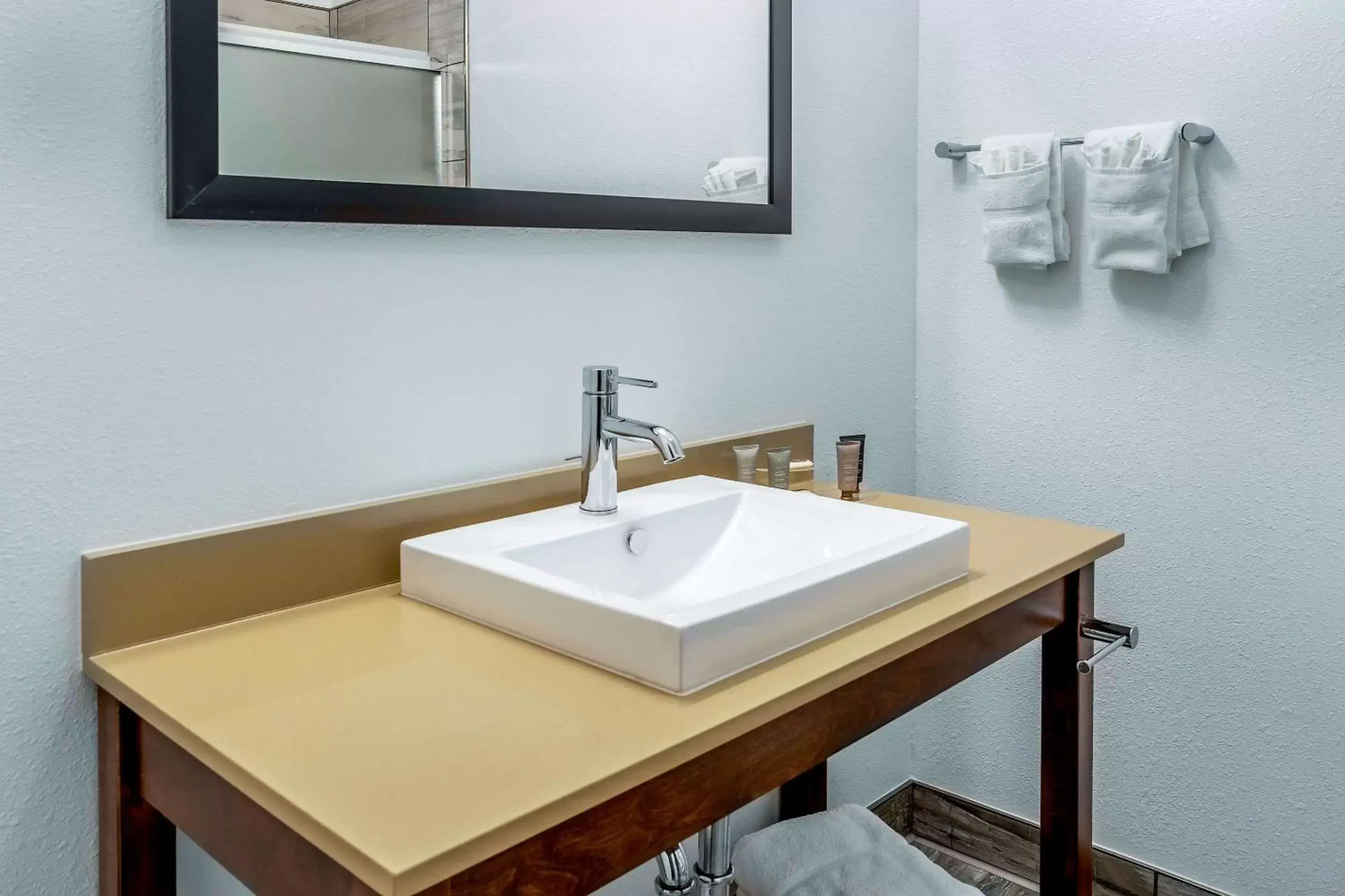 Bathroom in Riverview Inn & Suites, Ascend Hotel Collection