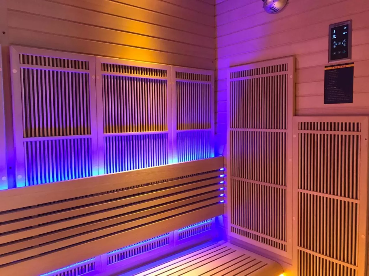 Sauna in V V Hotel Battambang