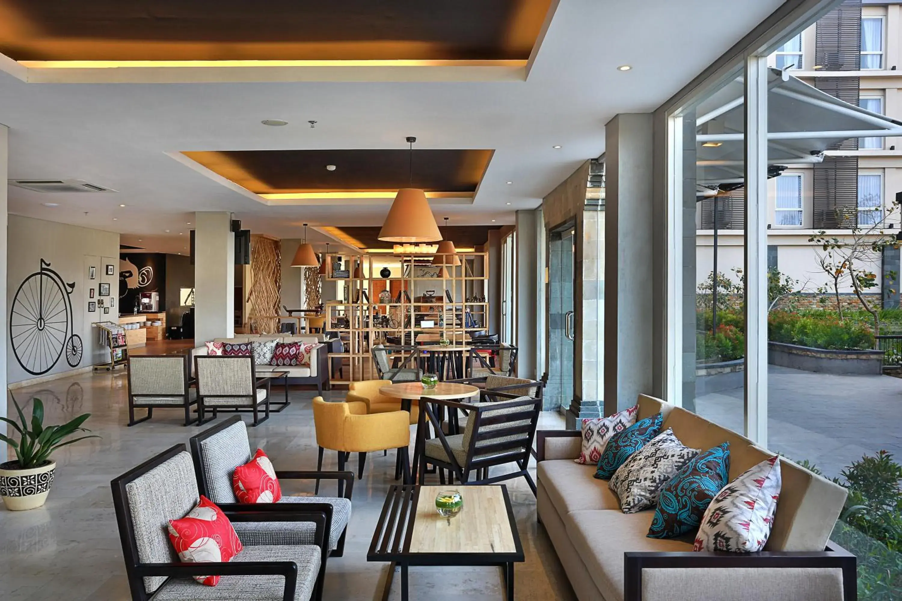 Lobby or reception in Golden Tulip Essential Denpasar Hotel