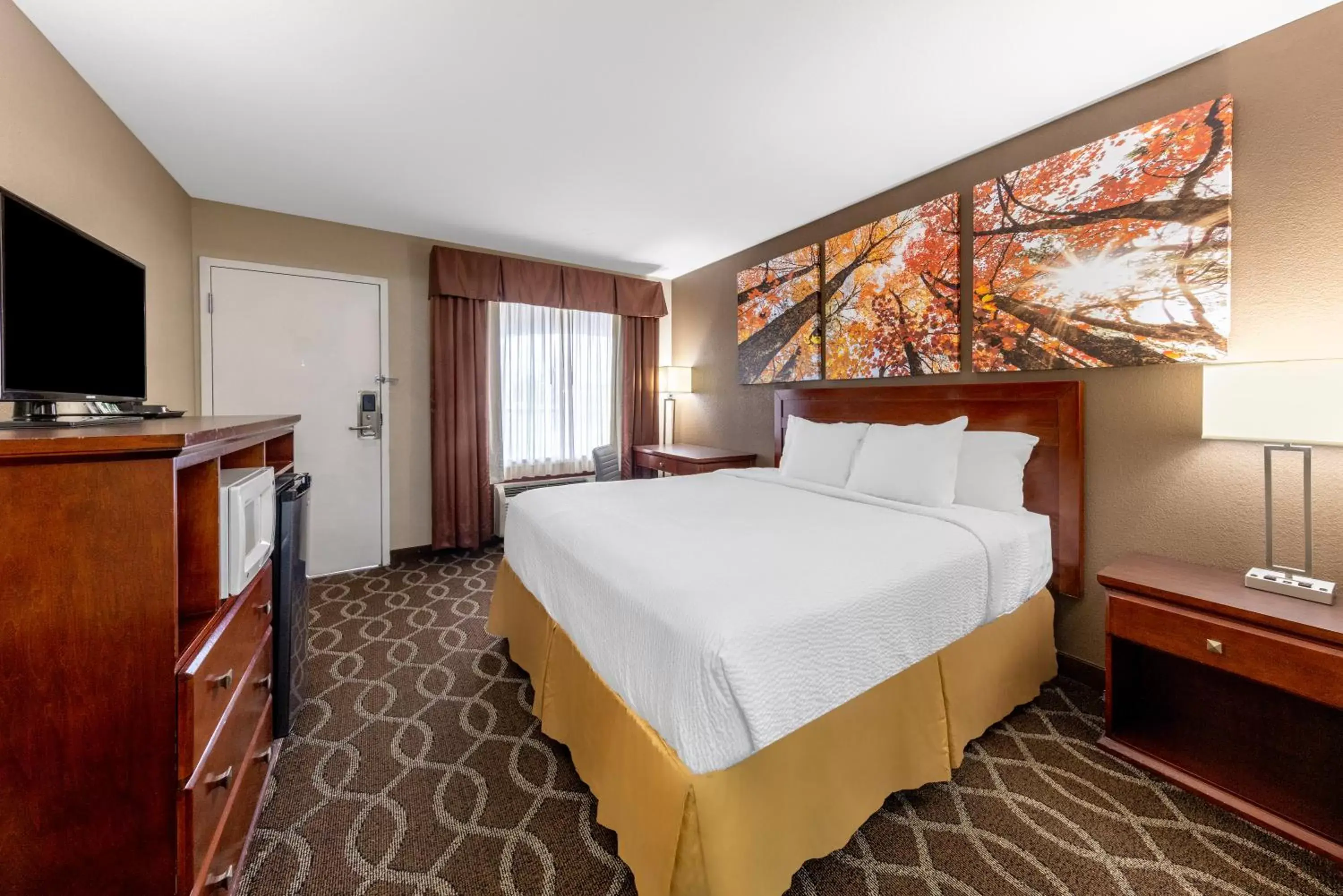 Bed in Days Inn by Wyndham St. Robert Waynesville/Ft. Leonard Wood