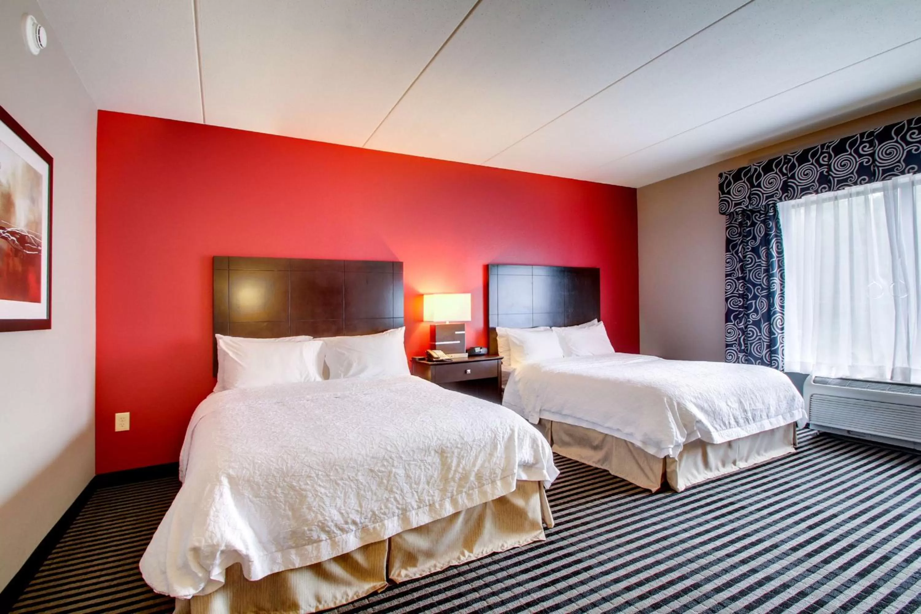 Bed in Hampton Inn Birmingham/Leeds