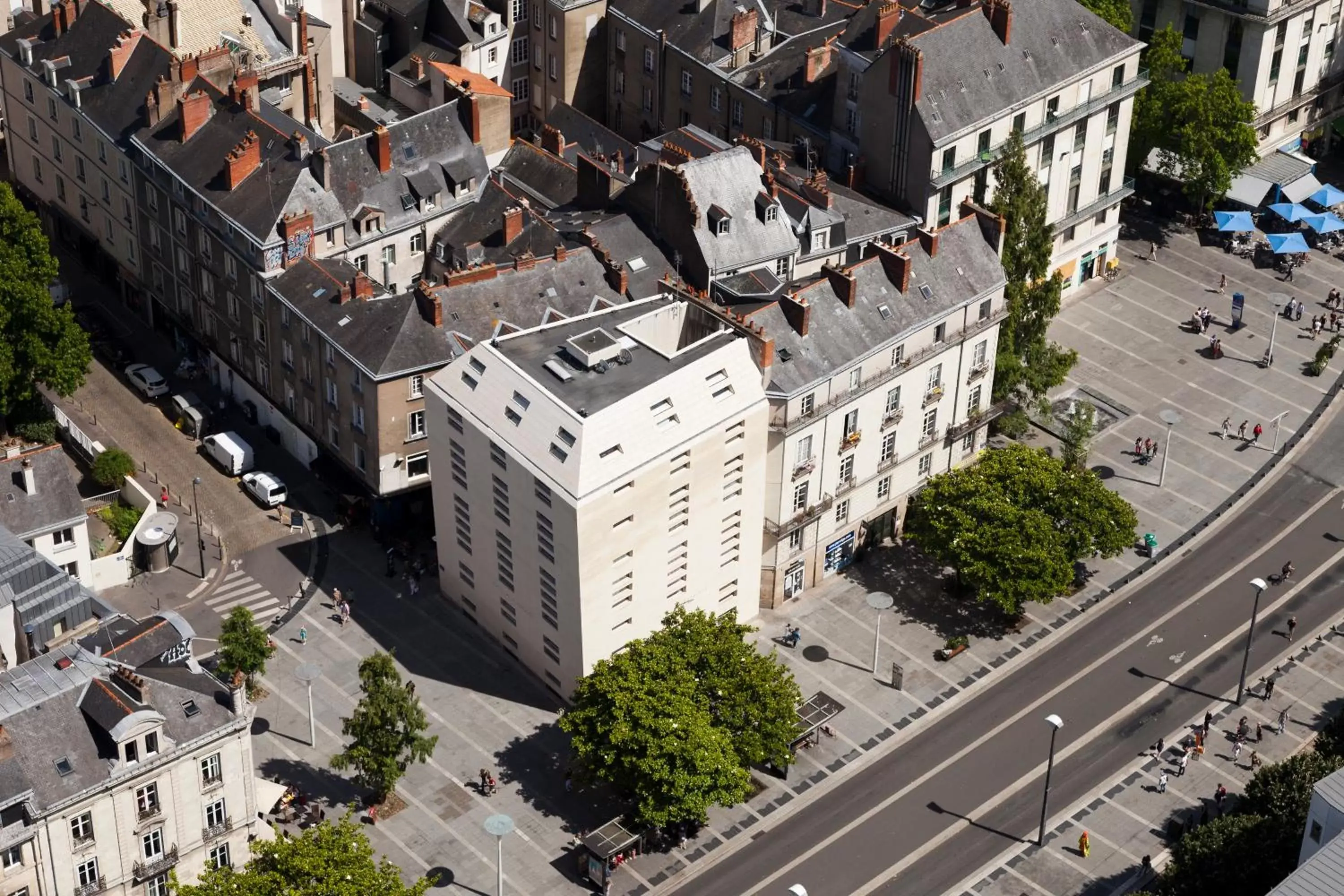 Bird's eye view, Bird's-eye View in Hôtel La Pérouse