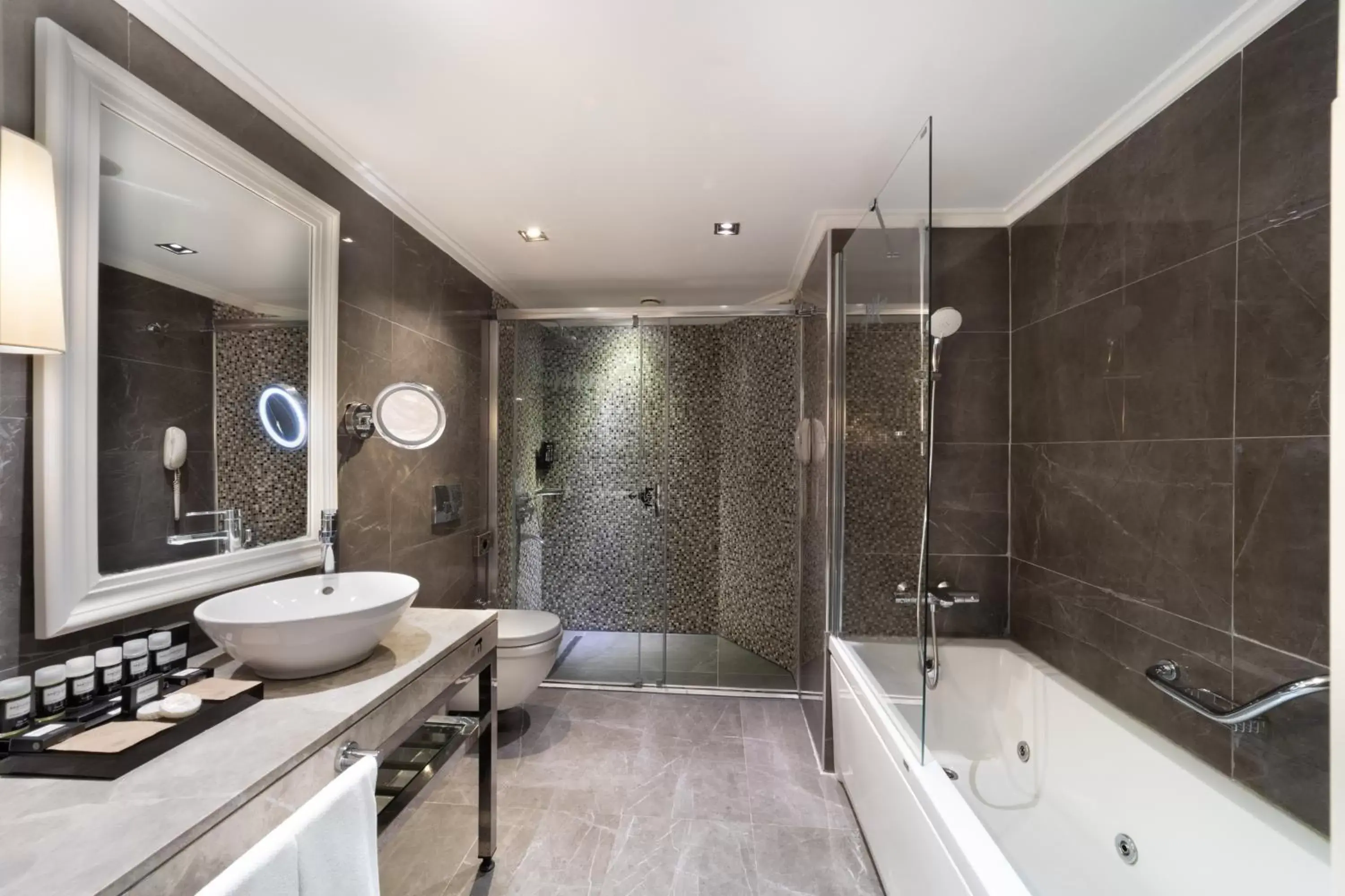 Shower, Bathroom in Mercure Istanbul Bomonti