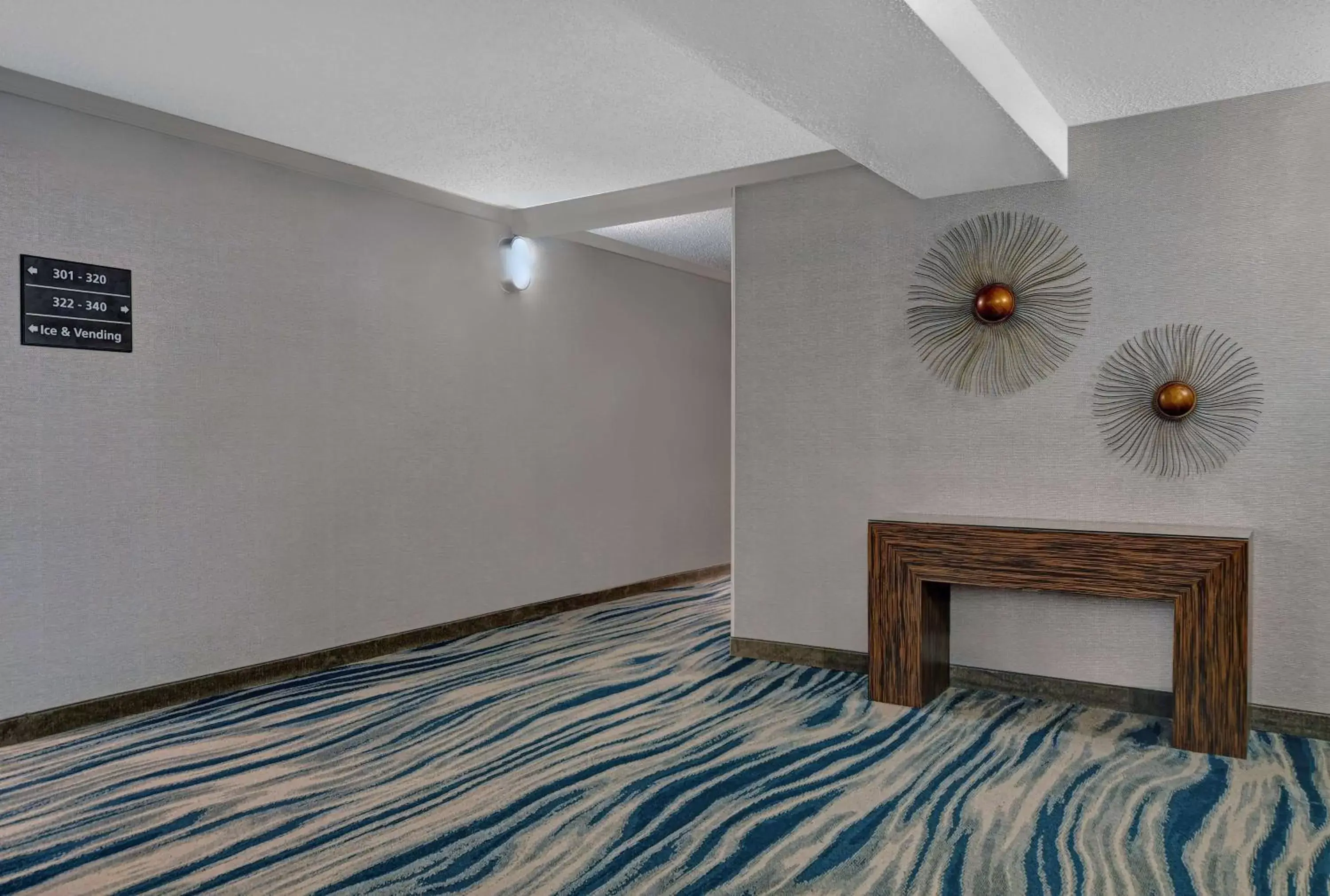 Property building in Hampton Inn Patriots Point Property building in Hampton Inn Patriots Point