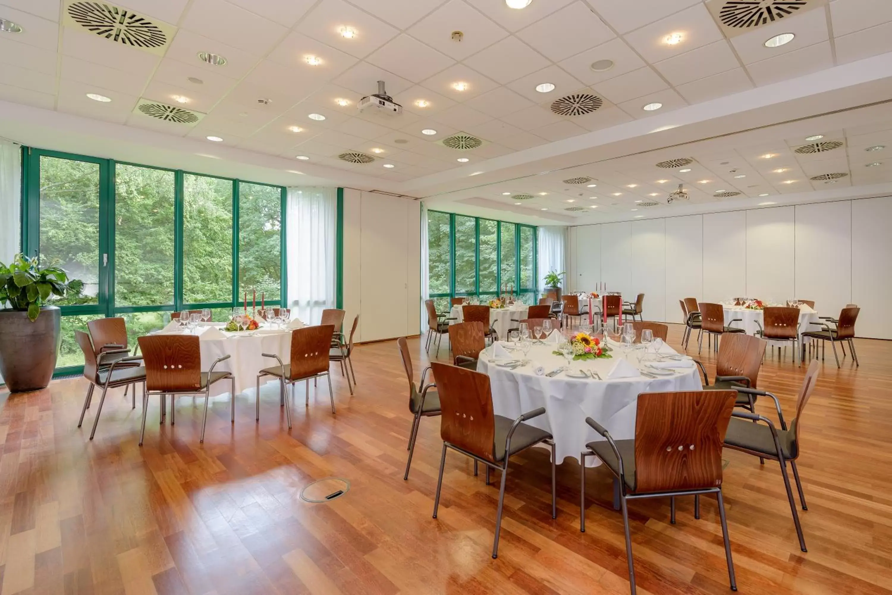 Banquet/Function facilities, Restaurant/Places to Eat in Congress Hotel Mercure Nürnberg an der Messe