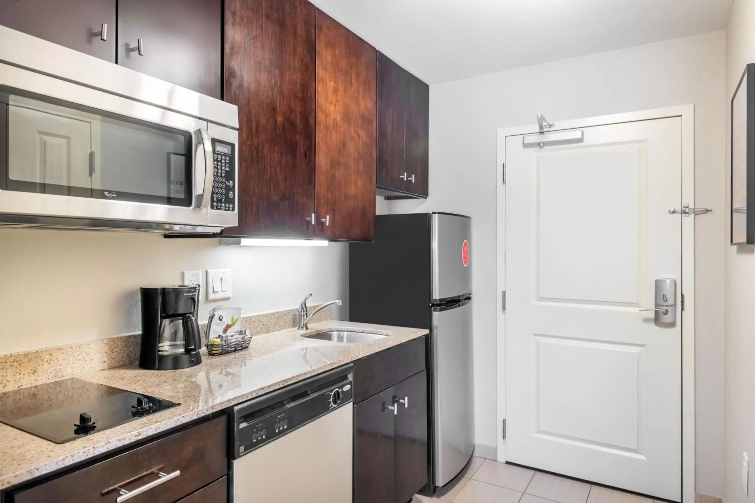 Bedroom, Kitchen/Kitchenette in TownePlace Suites by Marriott Charlotte Mooresville