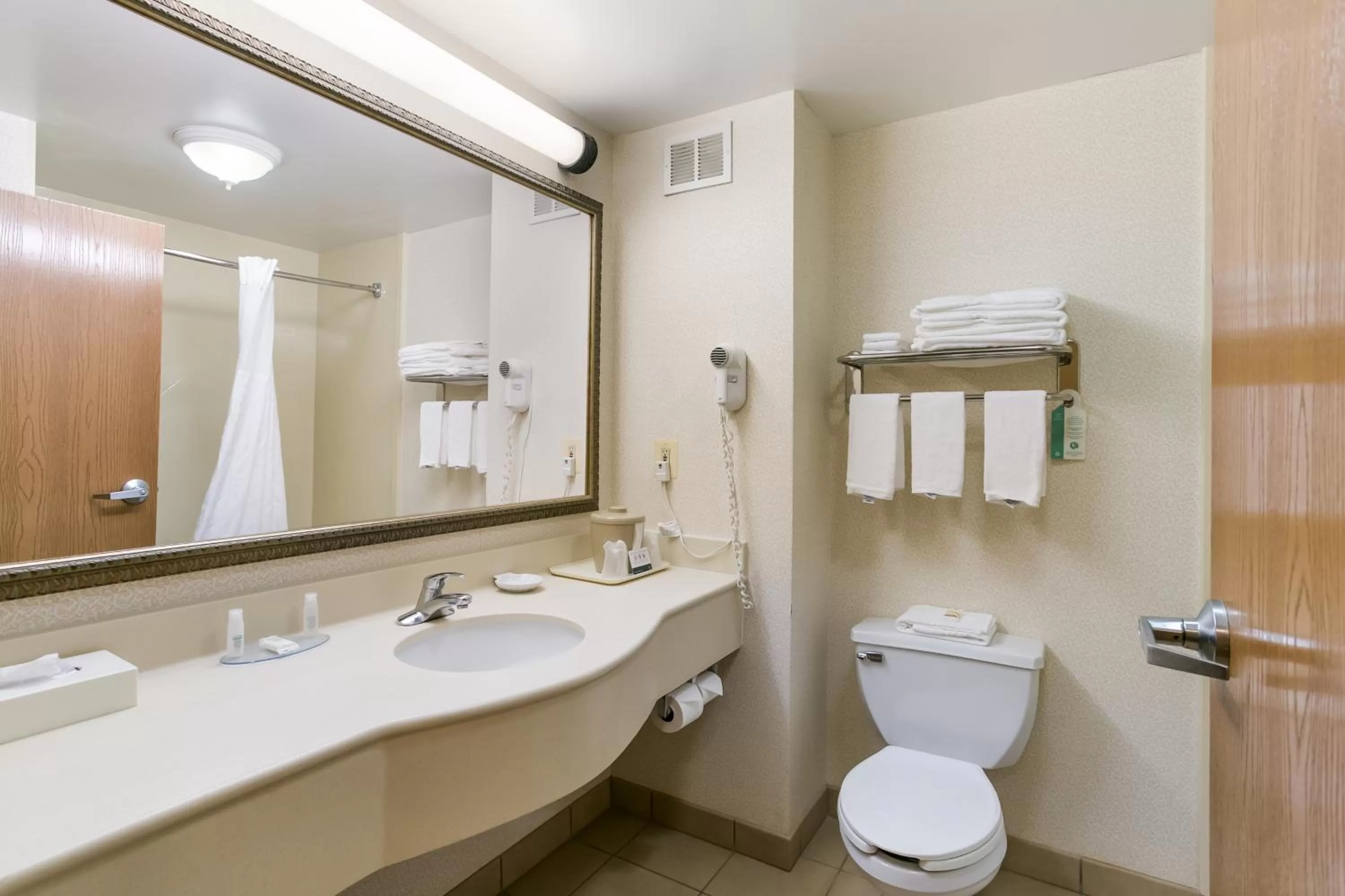 Quality Inn & Suites Bel Air I-95 Exit 77A