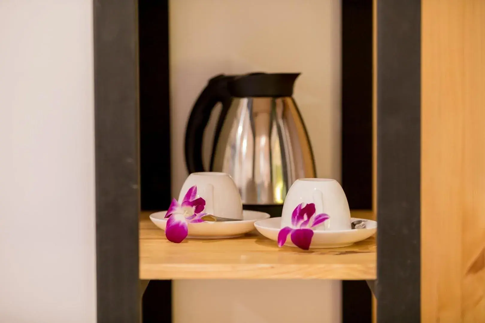 Coffee/tea facilities in Colorize Boutique Hotel