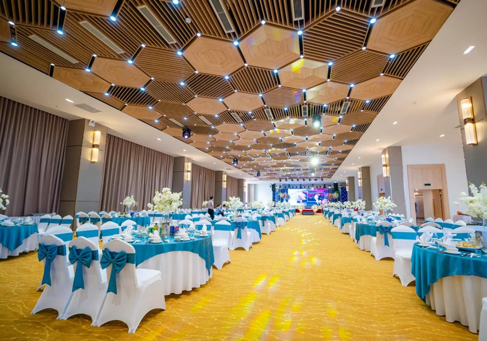 wedding in Paddington Hotel Halong Bayview wedding in Paddington Hotel Halong Bayview