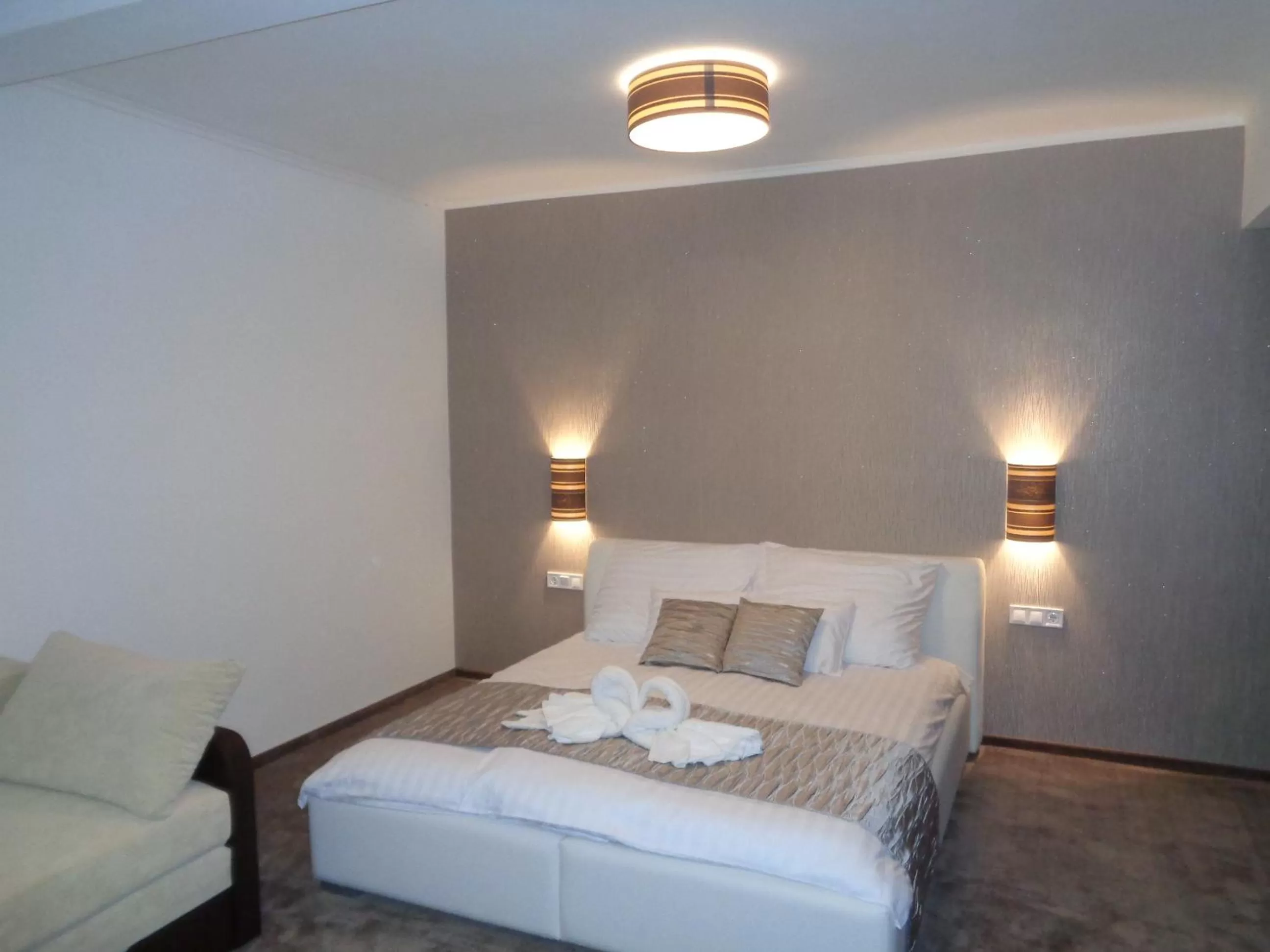 Photo of the whole room, Bed in Hotel Írisz