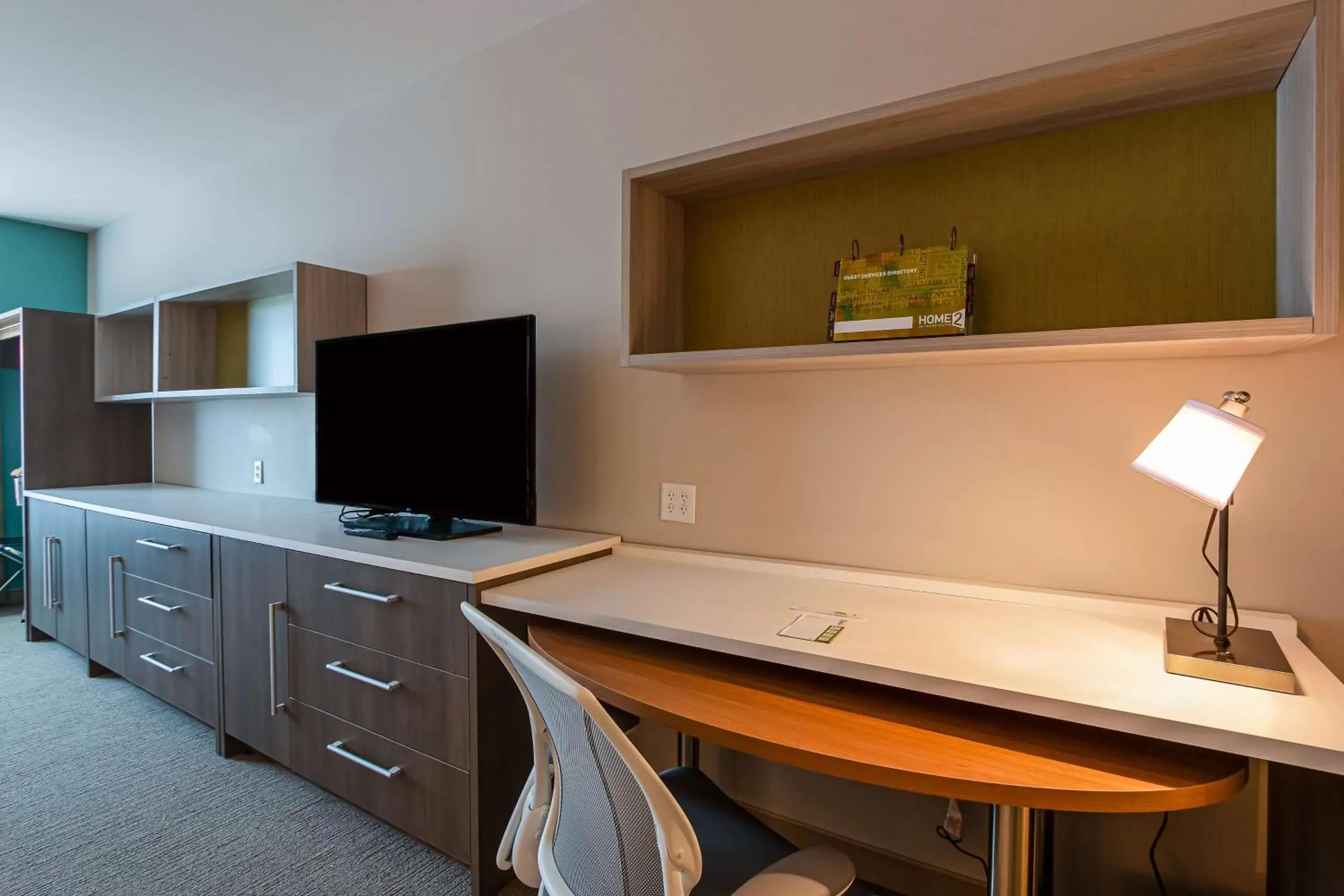 Bedroom, TV/Entertainment Center in Home2 Suites By Hilton Nashville Bellevue