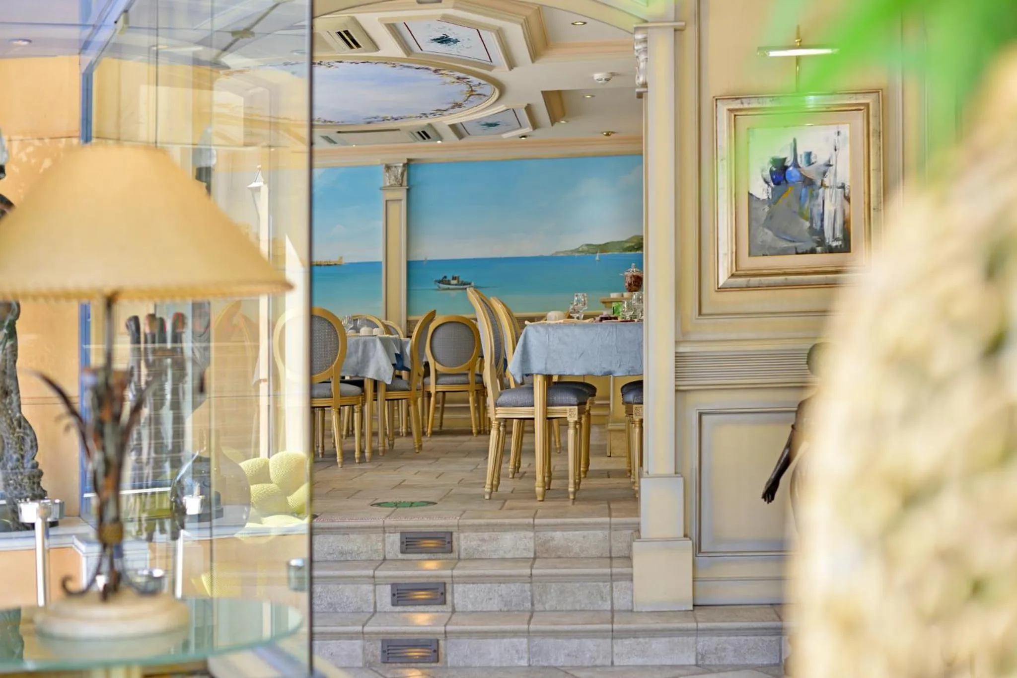 Meals in Hôtel Le Rocher