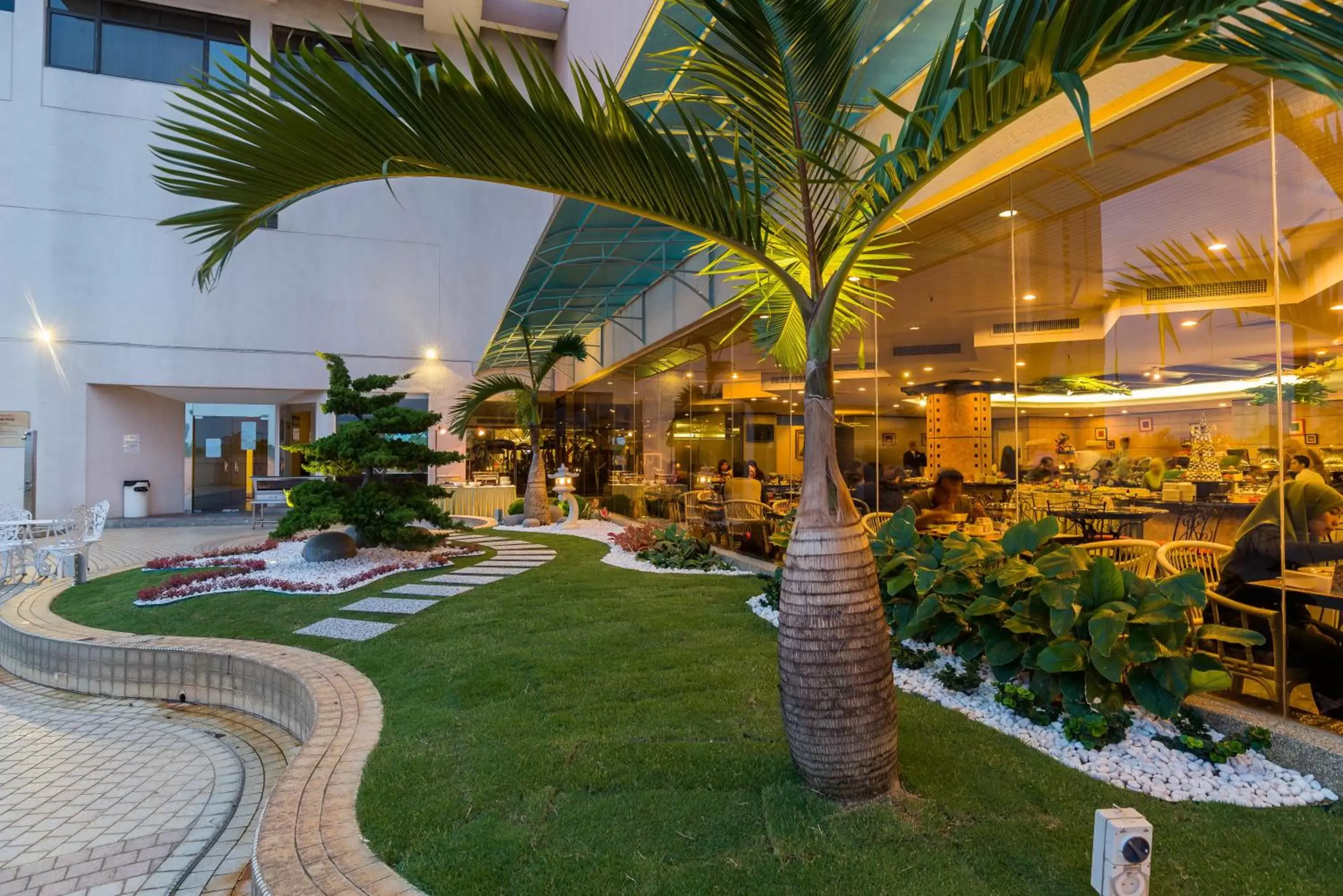 Garden, Patio/Outdoor Area in Bayview Hotel Melaka