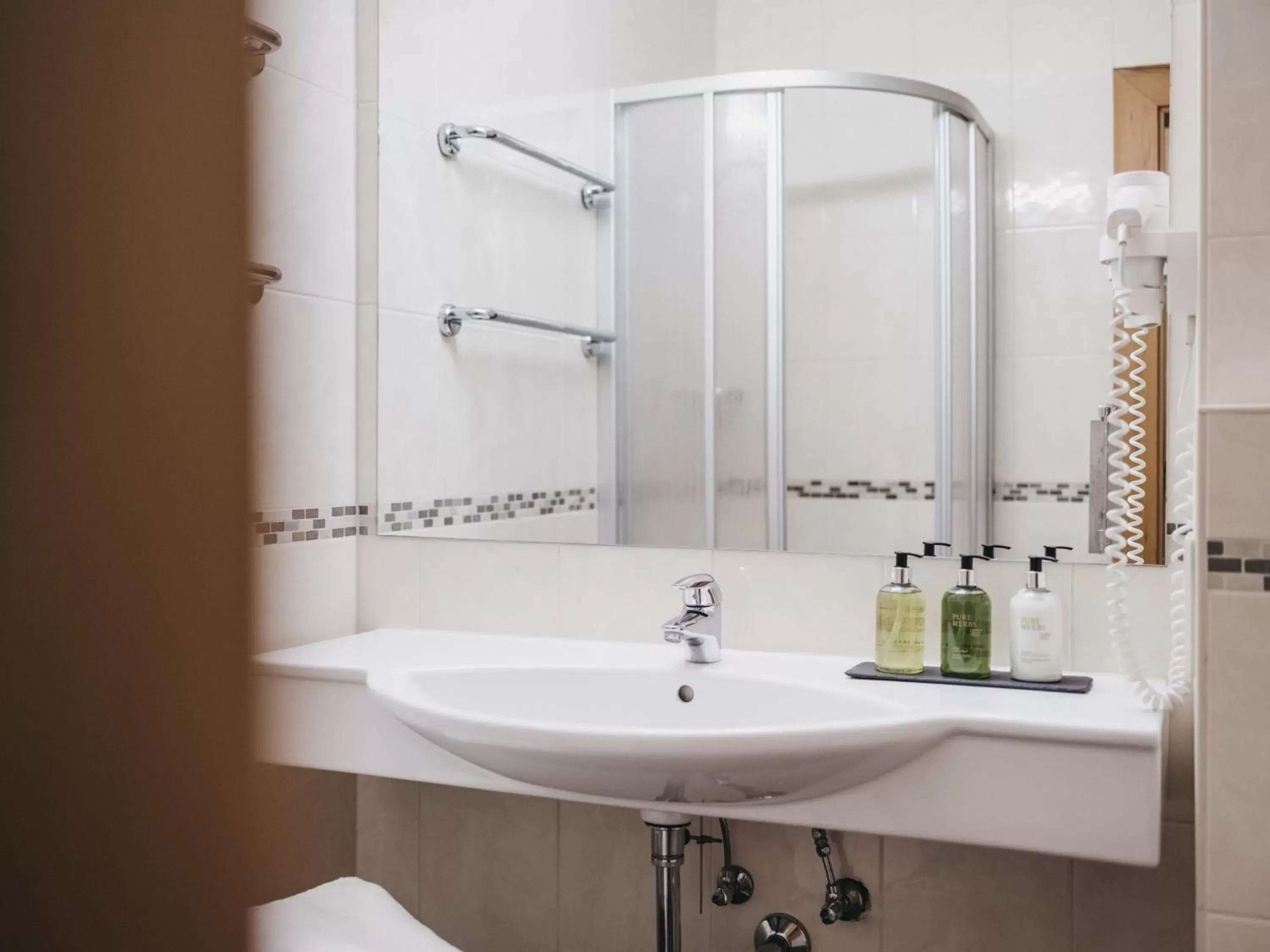 Shower, Bathroom in VAYA Zell am See inklusive Zell am See-Kaprun Sommer Card