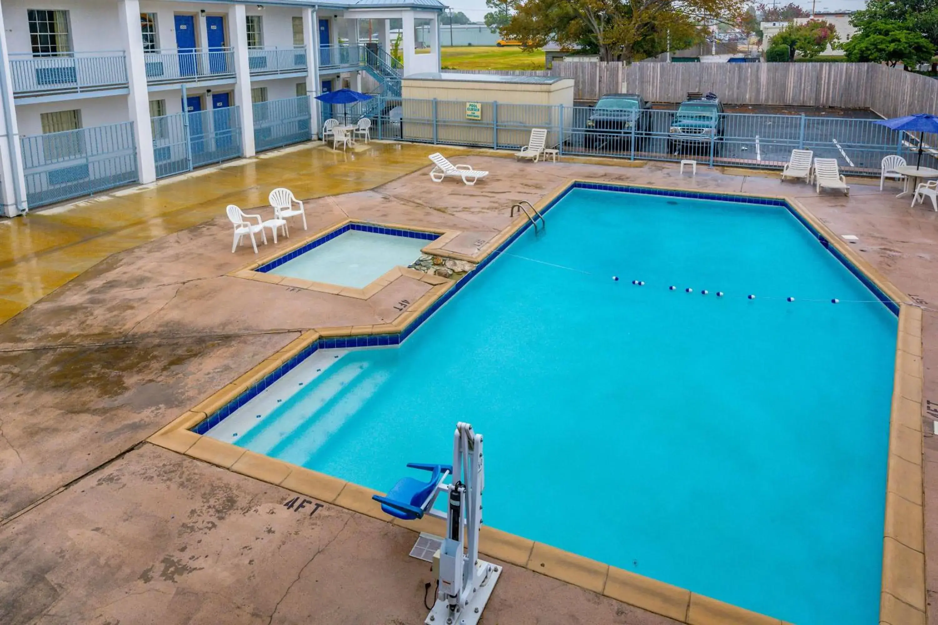 Day, Pool View in Motel 6-Alexandria, LA - South