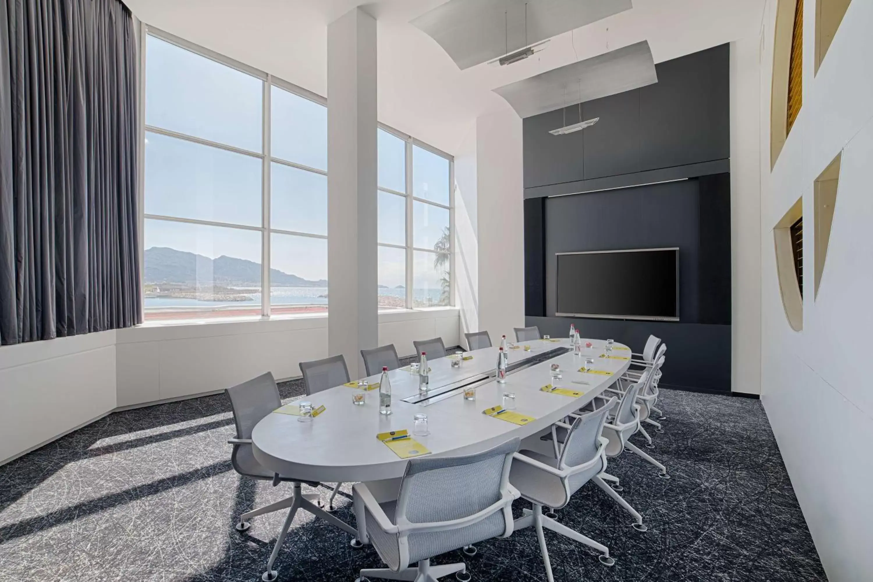 Meeting/conference room in nhow Marseille