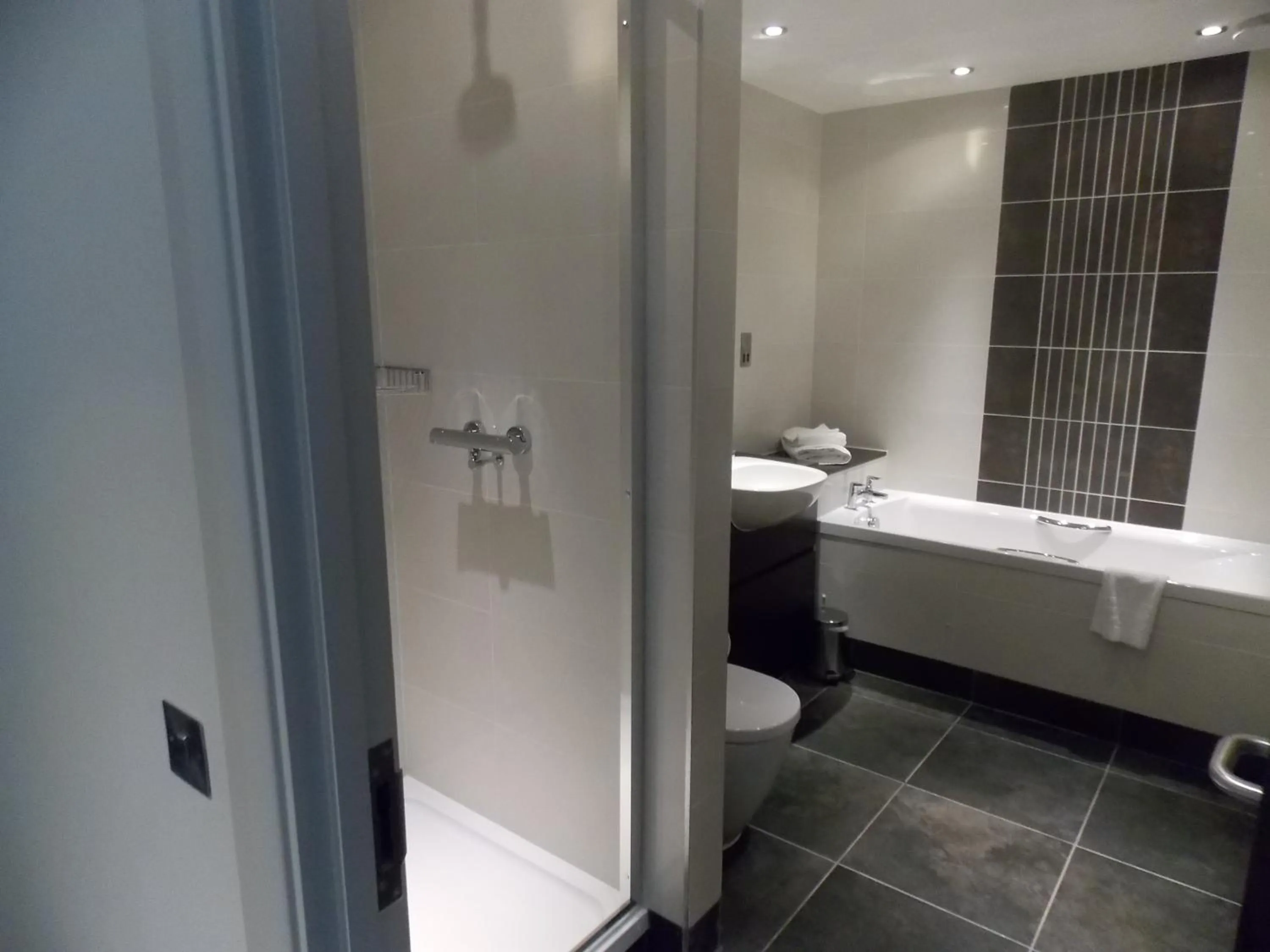 Bathroom in Best Western Plus Pinewood Manchester Airport-Wilmslow Hotel