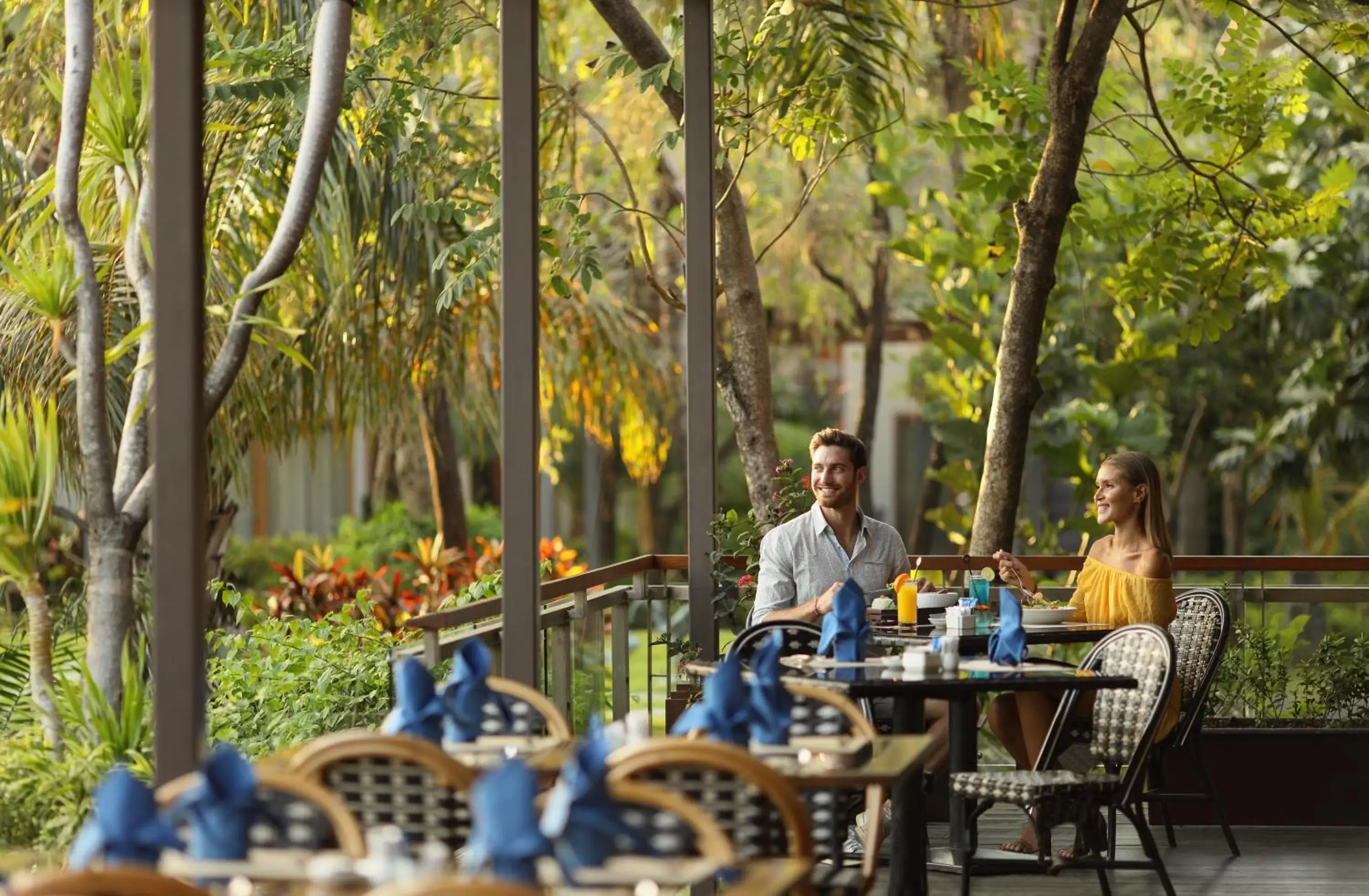 Patio, Restaurant/Places to Eat in Padma Resort Legian