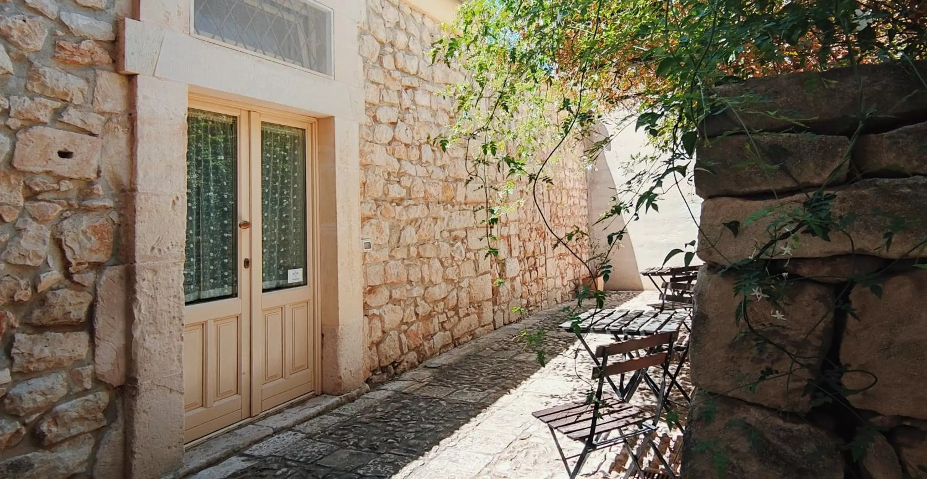 Patio in Palazzo Gambuzza