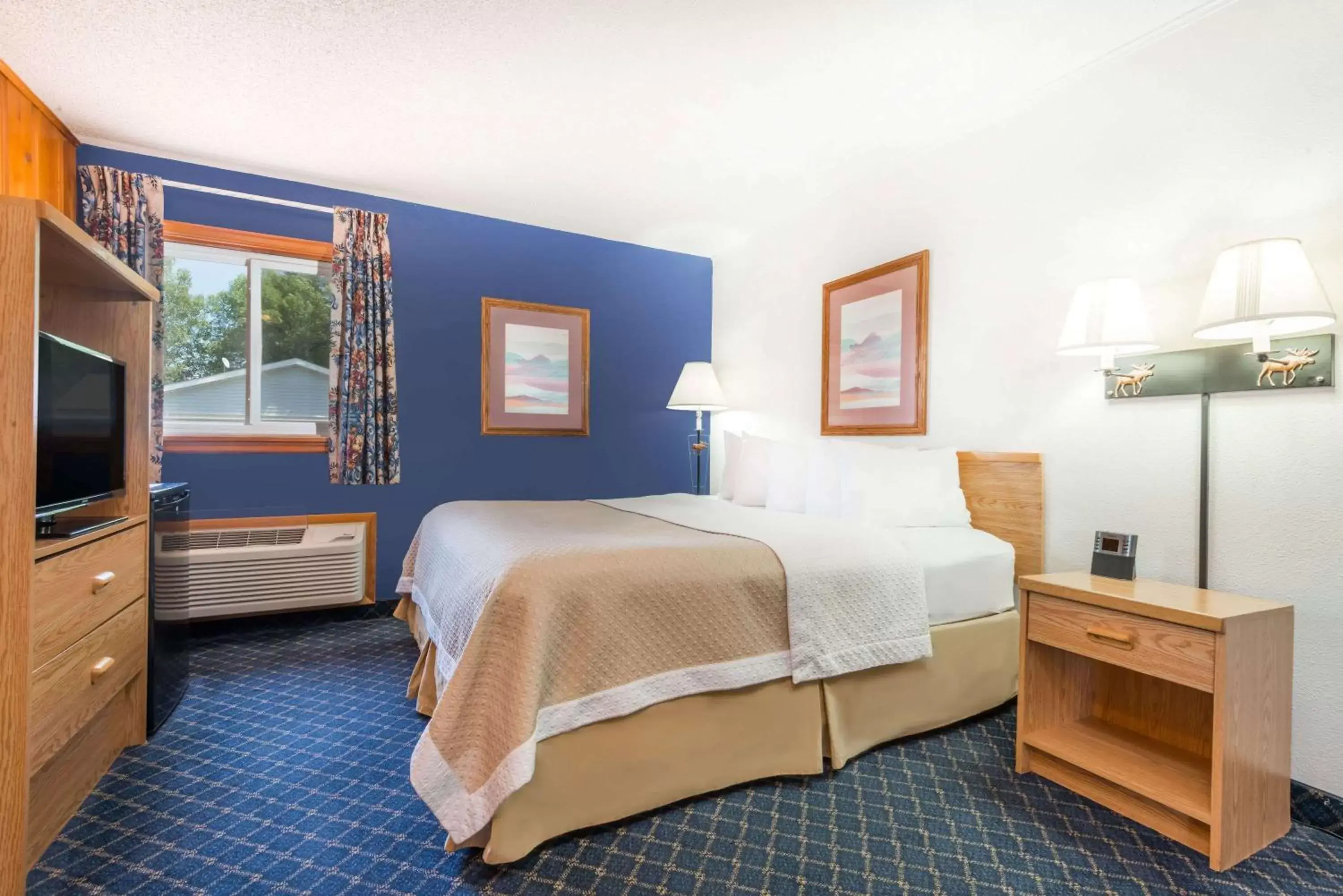 Photo of the whole room, Bed in Days Inn by Wyndham Worland