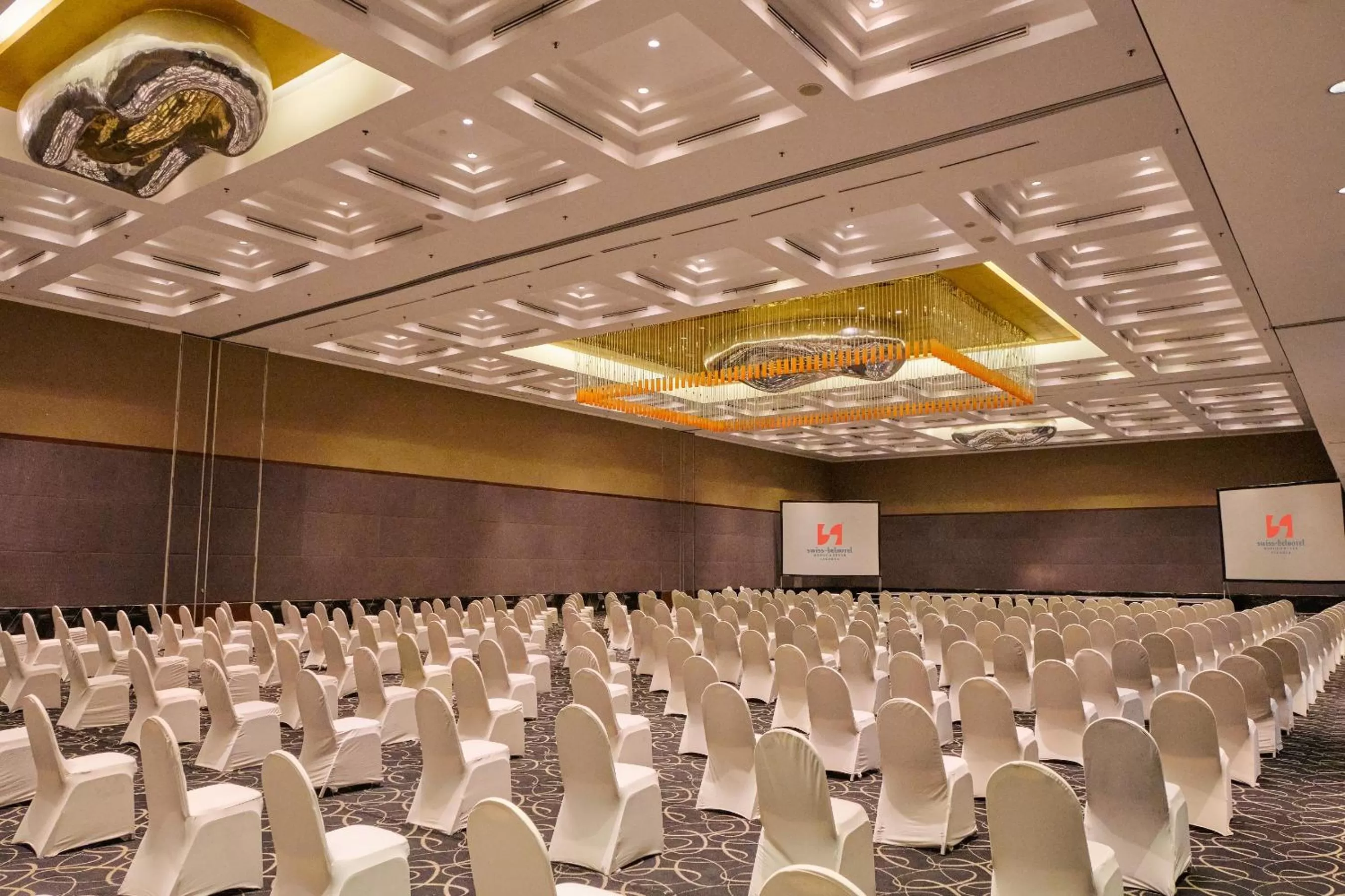 Meeting/conference room in Swiss-Belhotel Mangga Besar