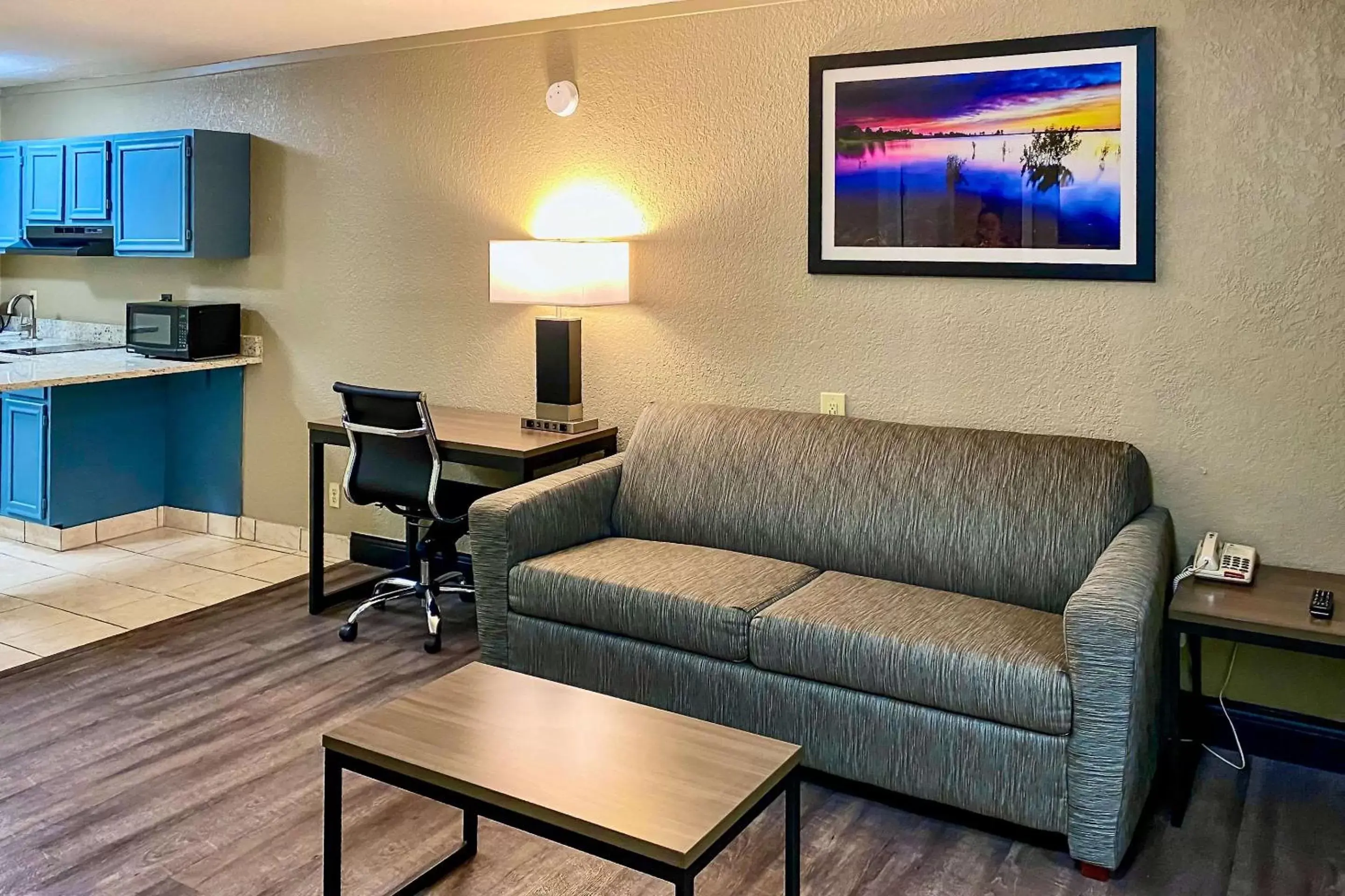 Bedroom, Seating Area in Quality Inn & Suites Airport