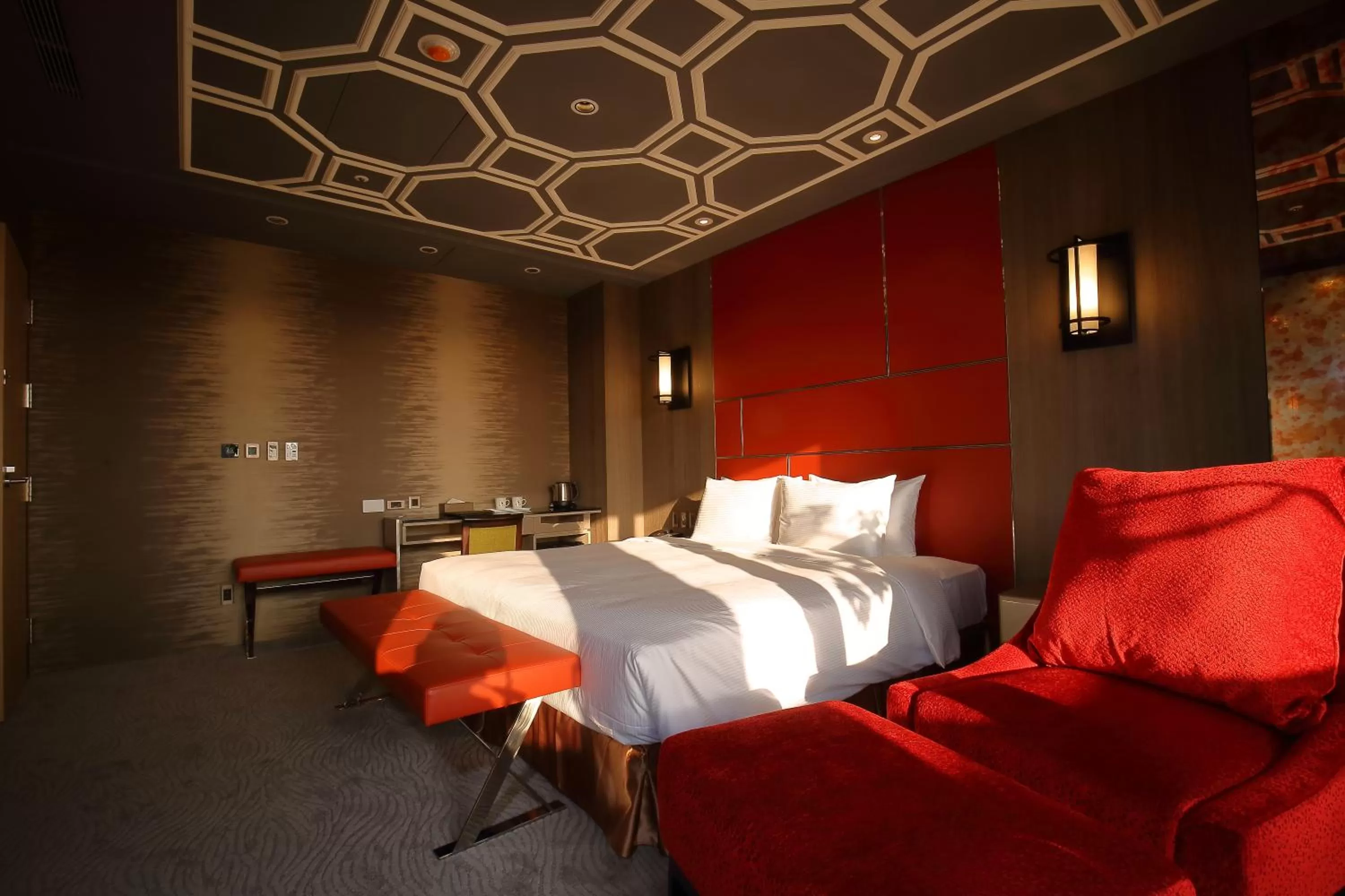 Bedroom, Bed in Kloud Hotel