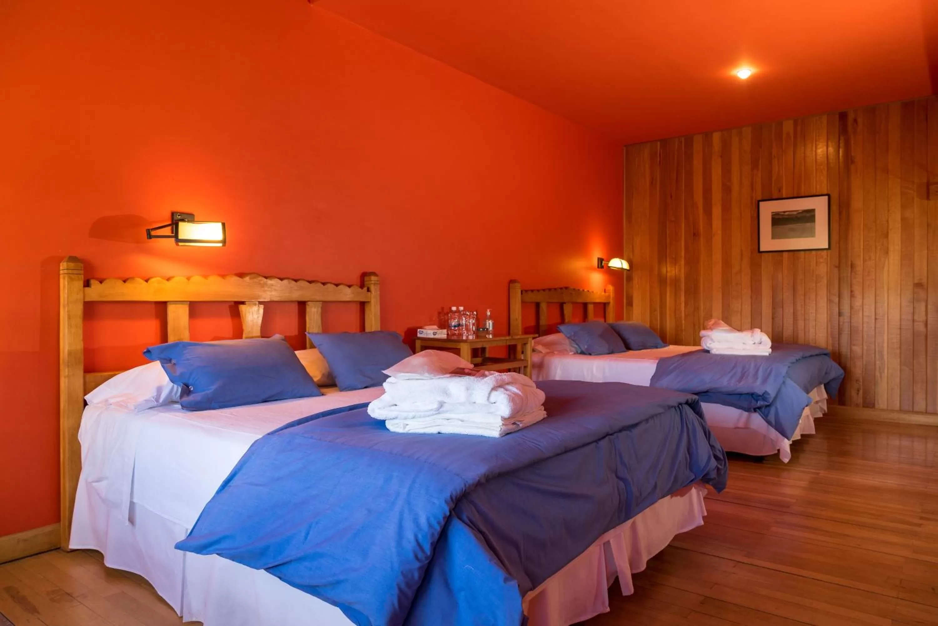 Photo of the whole room, Bed in Challhuaquen Lodge