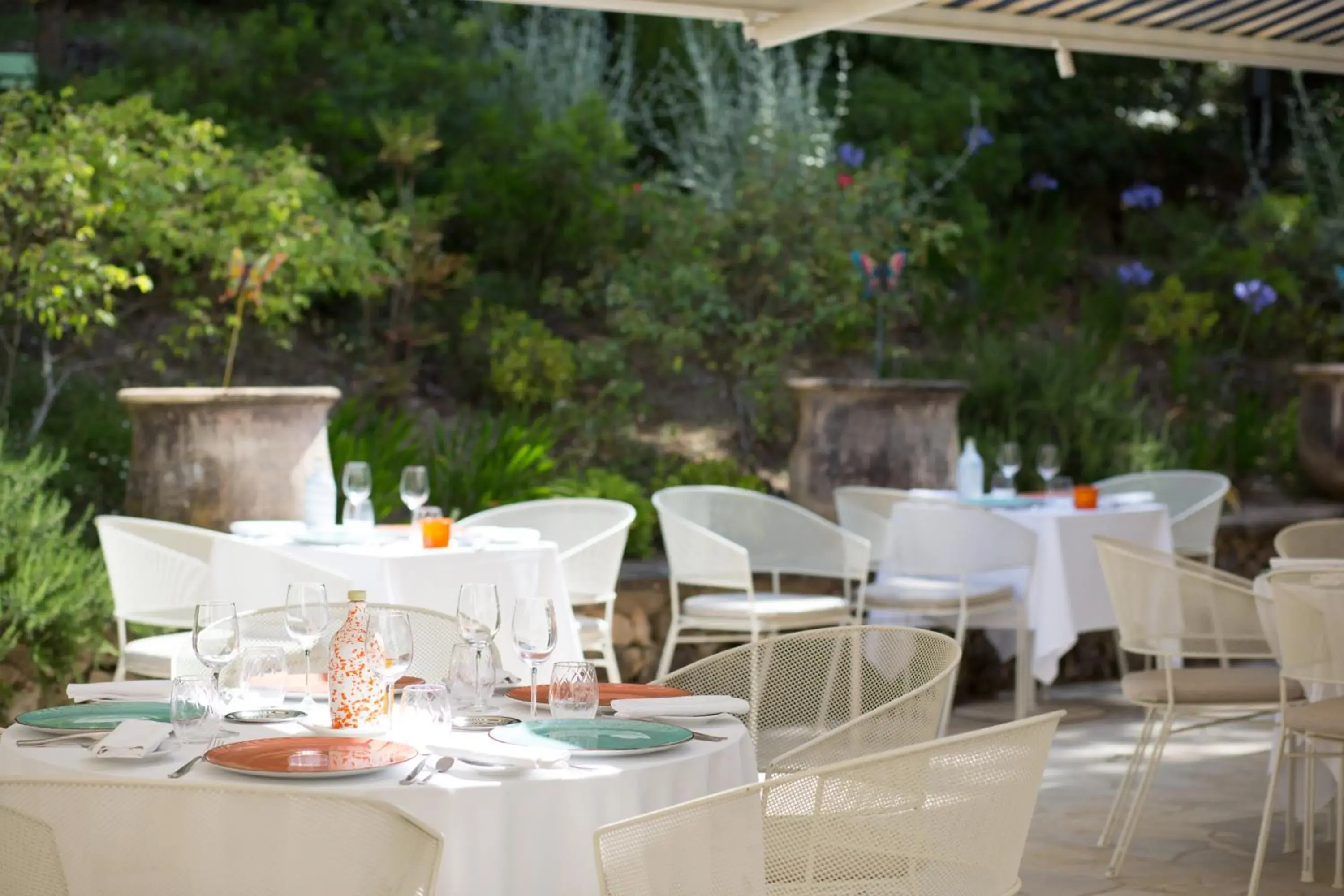 Balcony/Terrace, Restaurant/Places to Eat in Hotel Restaurant La Vague de Saint Paul & Spa
