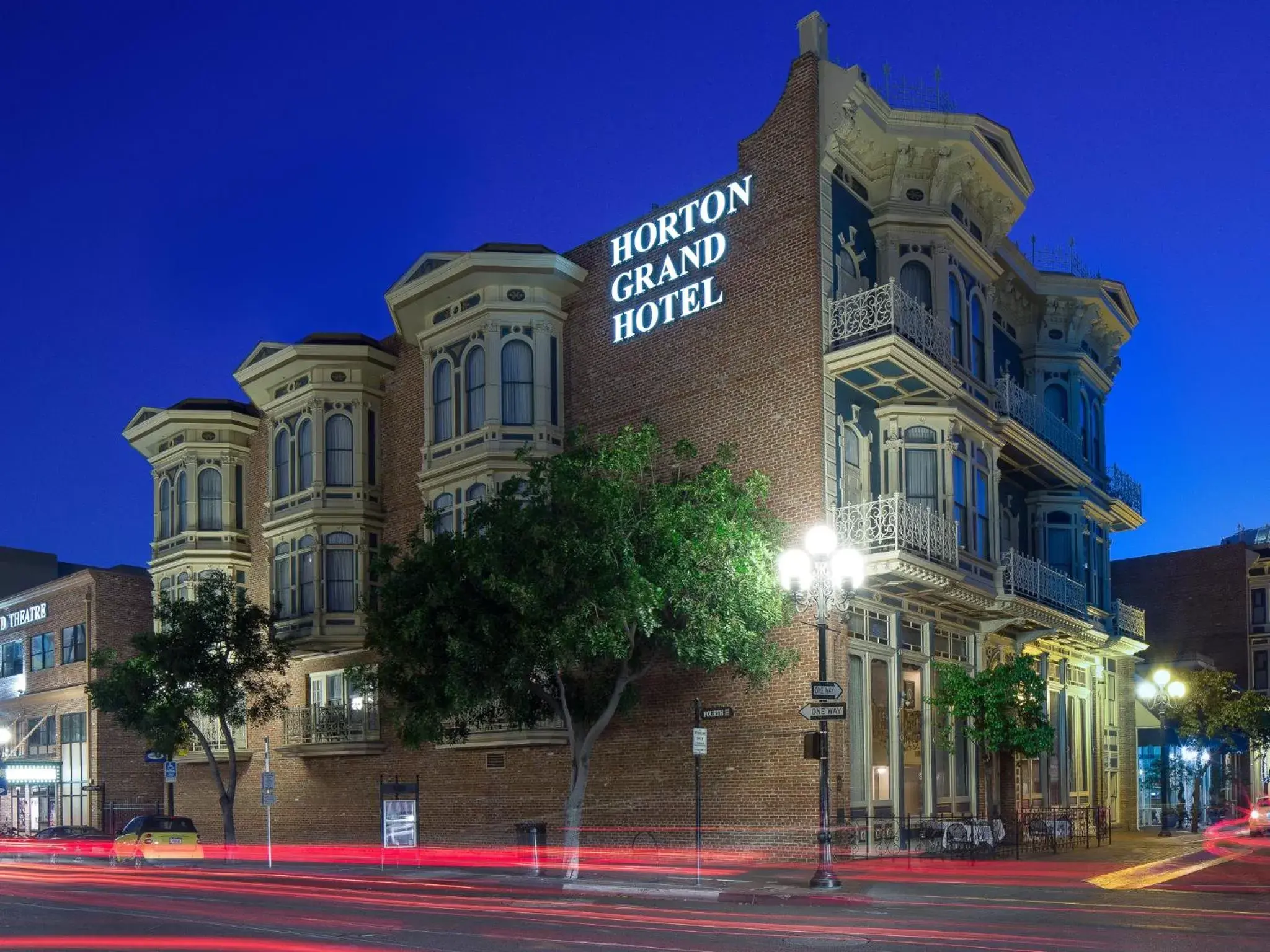 Facade/entrance, Property Building in Horton Grand Hotel