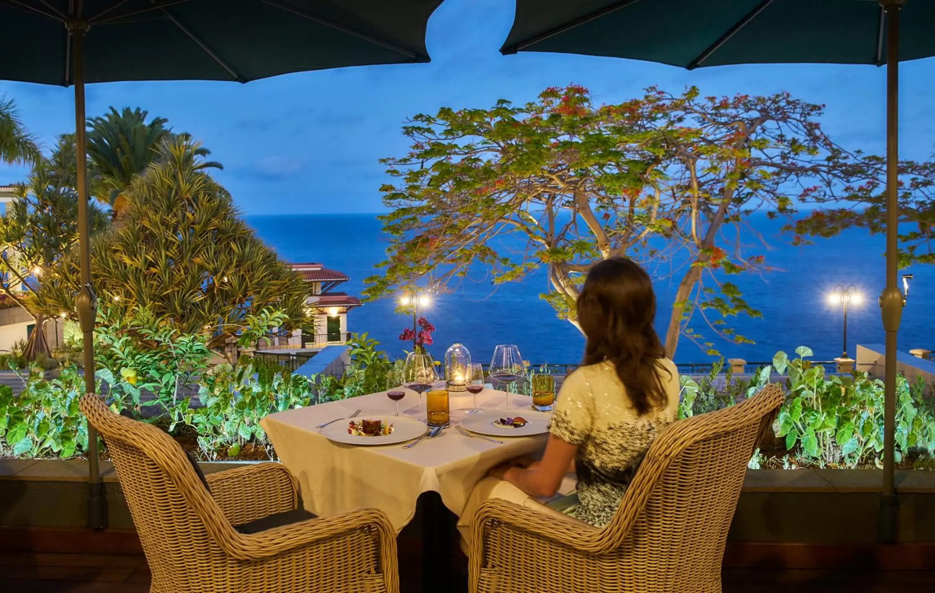 Restaurant/places to eat in The Cliff Bay - PortoBay