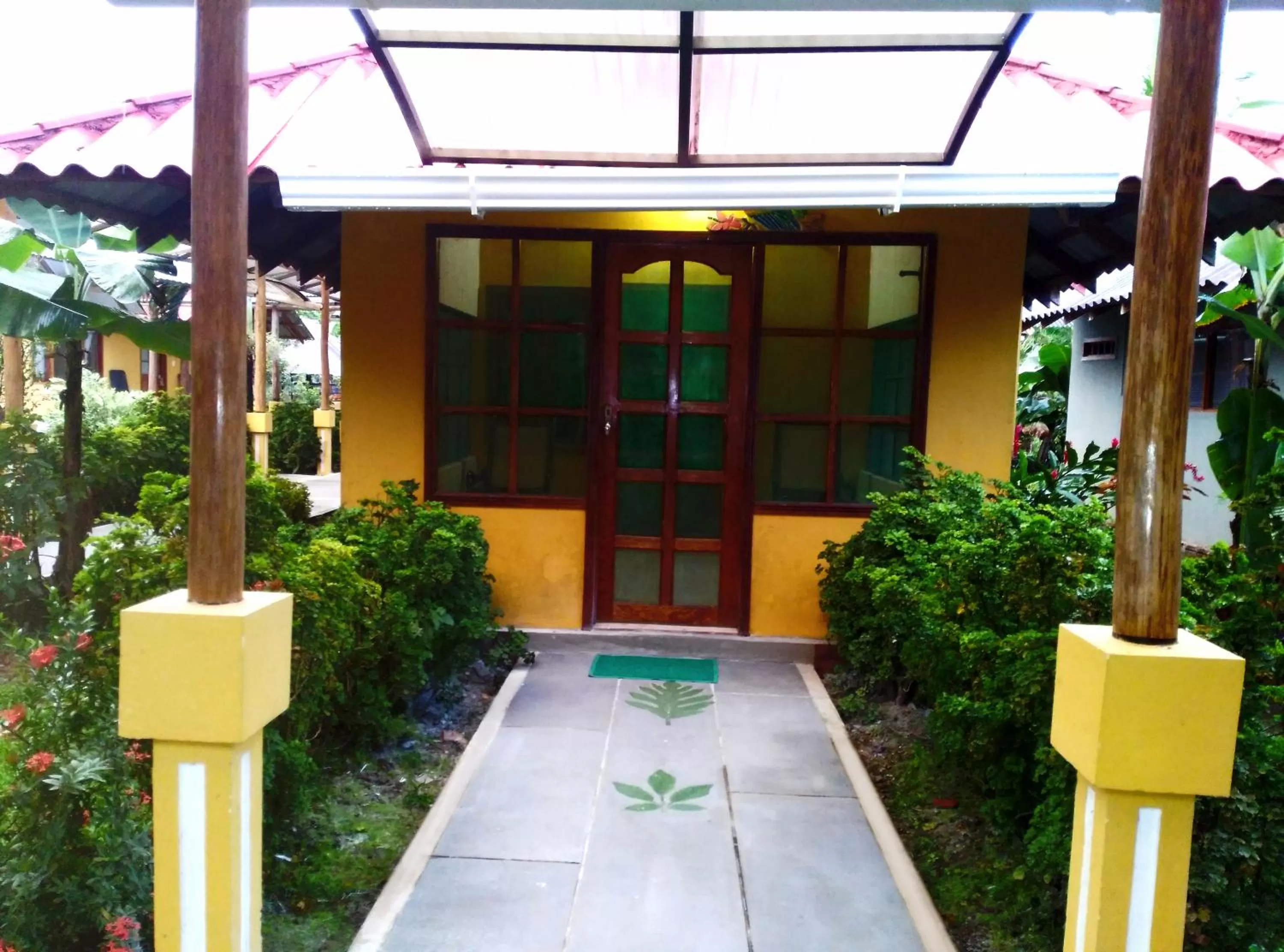 Facade/entrance in Cabañas Yakuruna