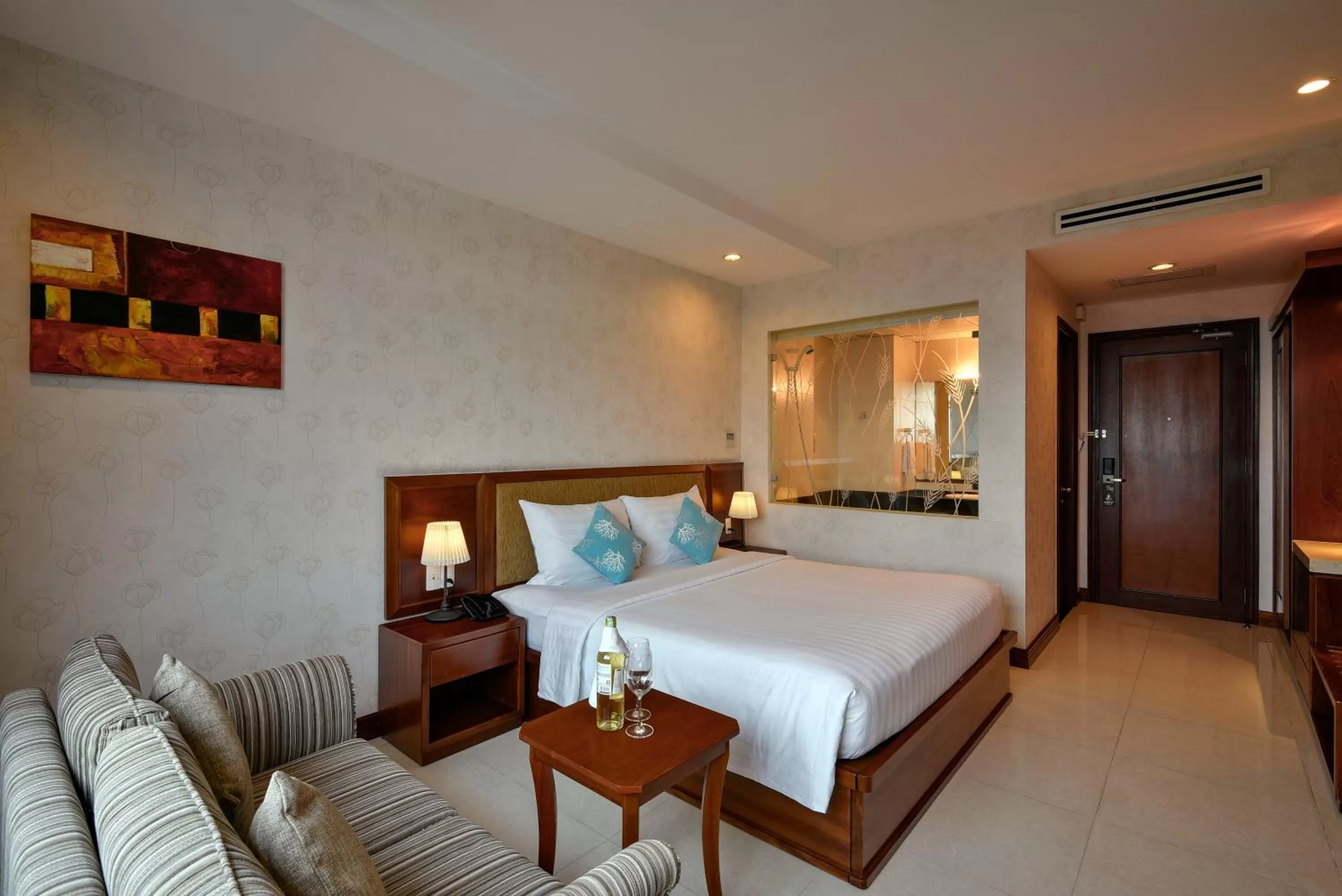 Photo of the whole room, Bed in Aquari Hotel