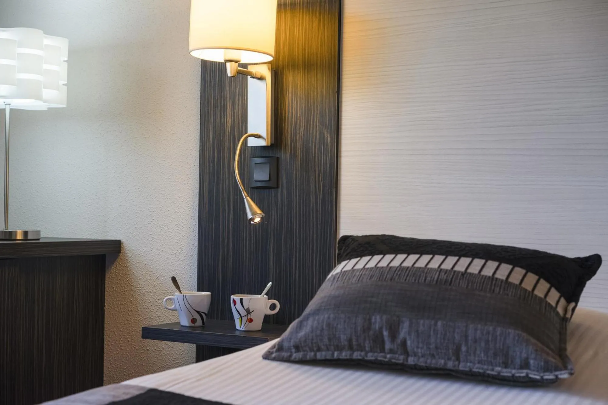 Bed in The Originals Boutique, Hôtel Le Pillebois, Bourg-en-Bresse Nord