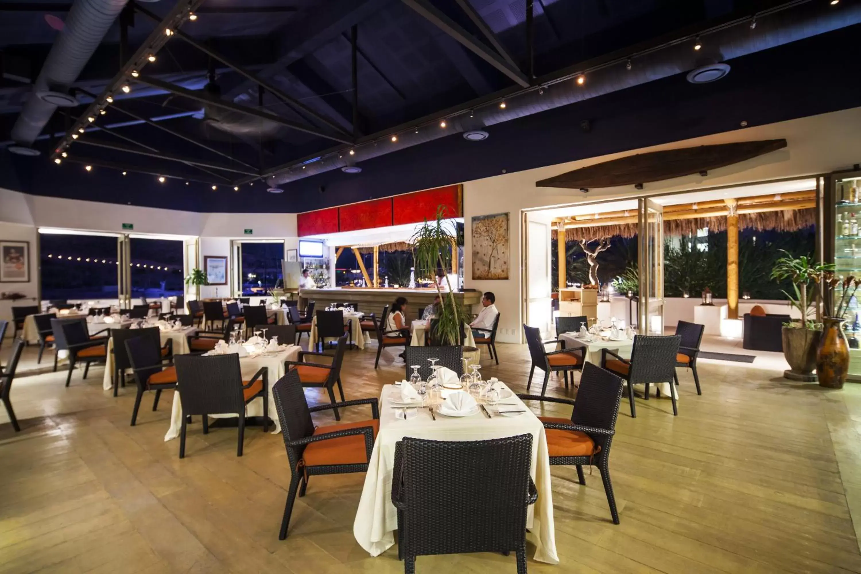 Restaurant/Places to Eat in Costa Baja Resort & Spa