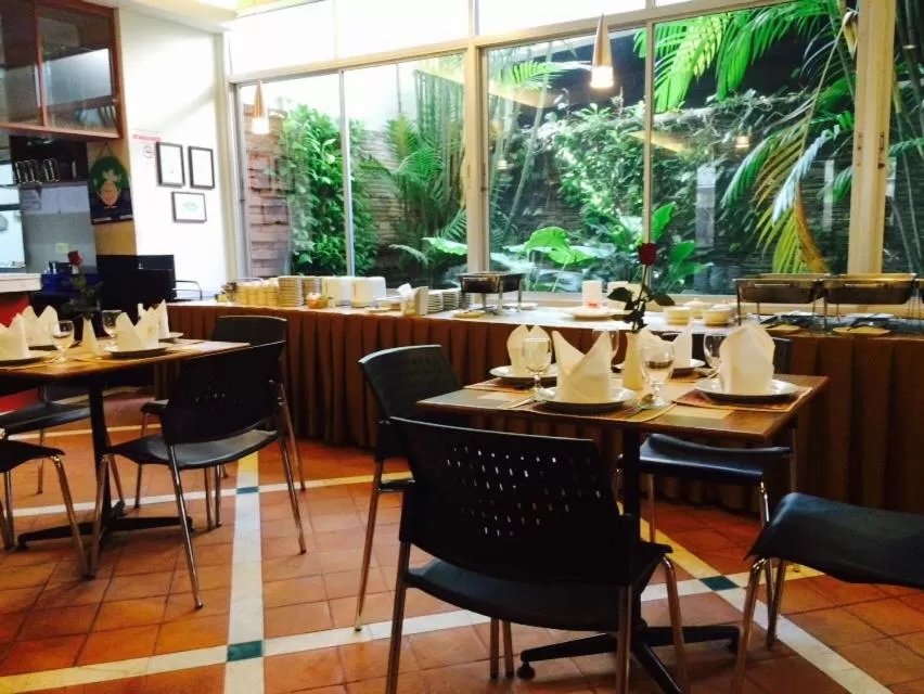 Restaurant/places to eat in Hatyai Golden Crown Hotel