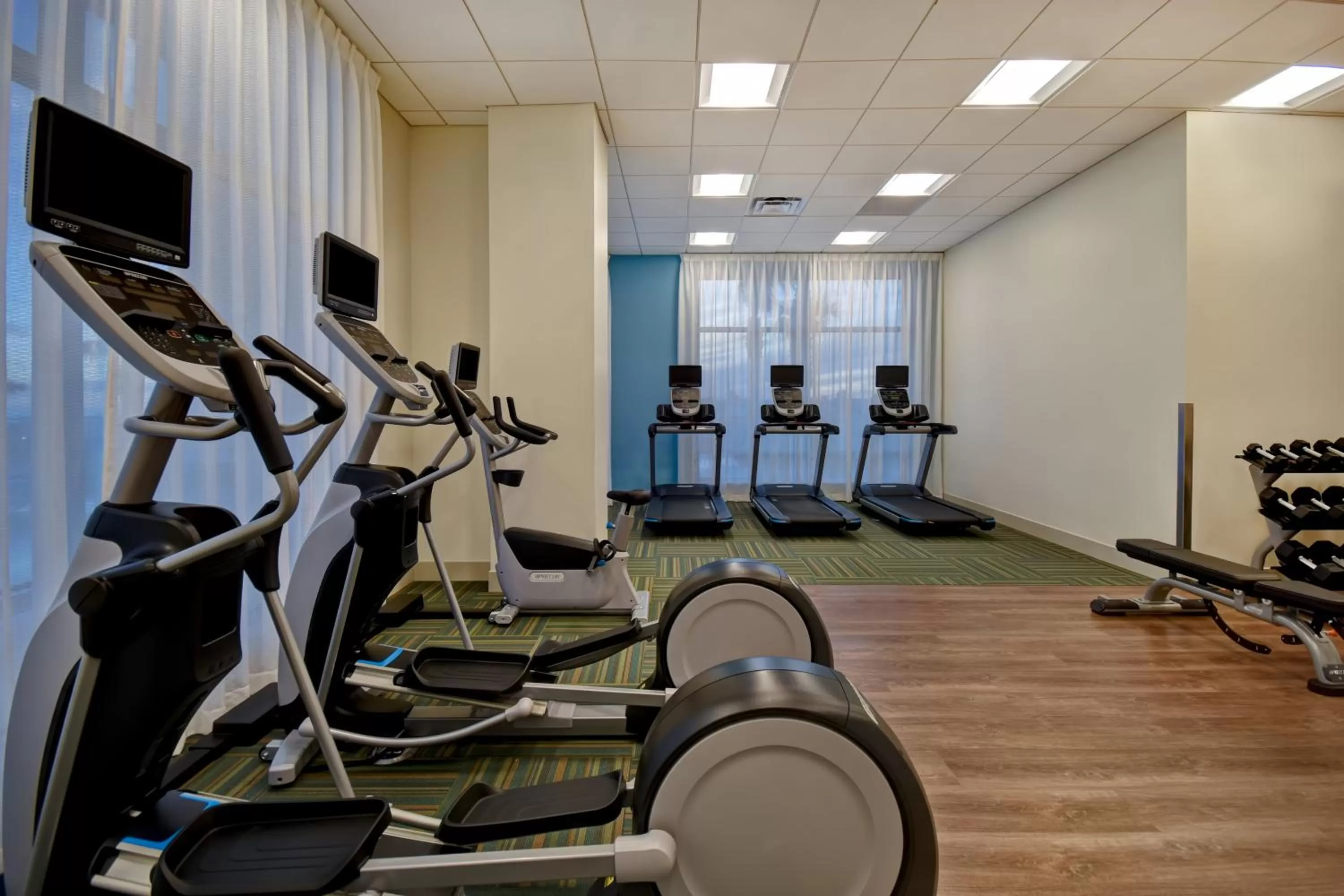 Fitness centre/facilities in Holiday Inn Express & Suites - Galveston Beach by IHG