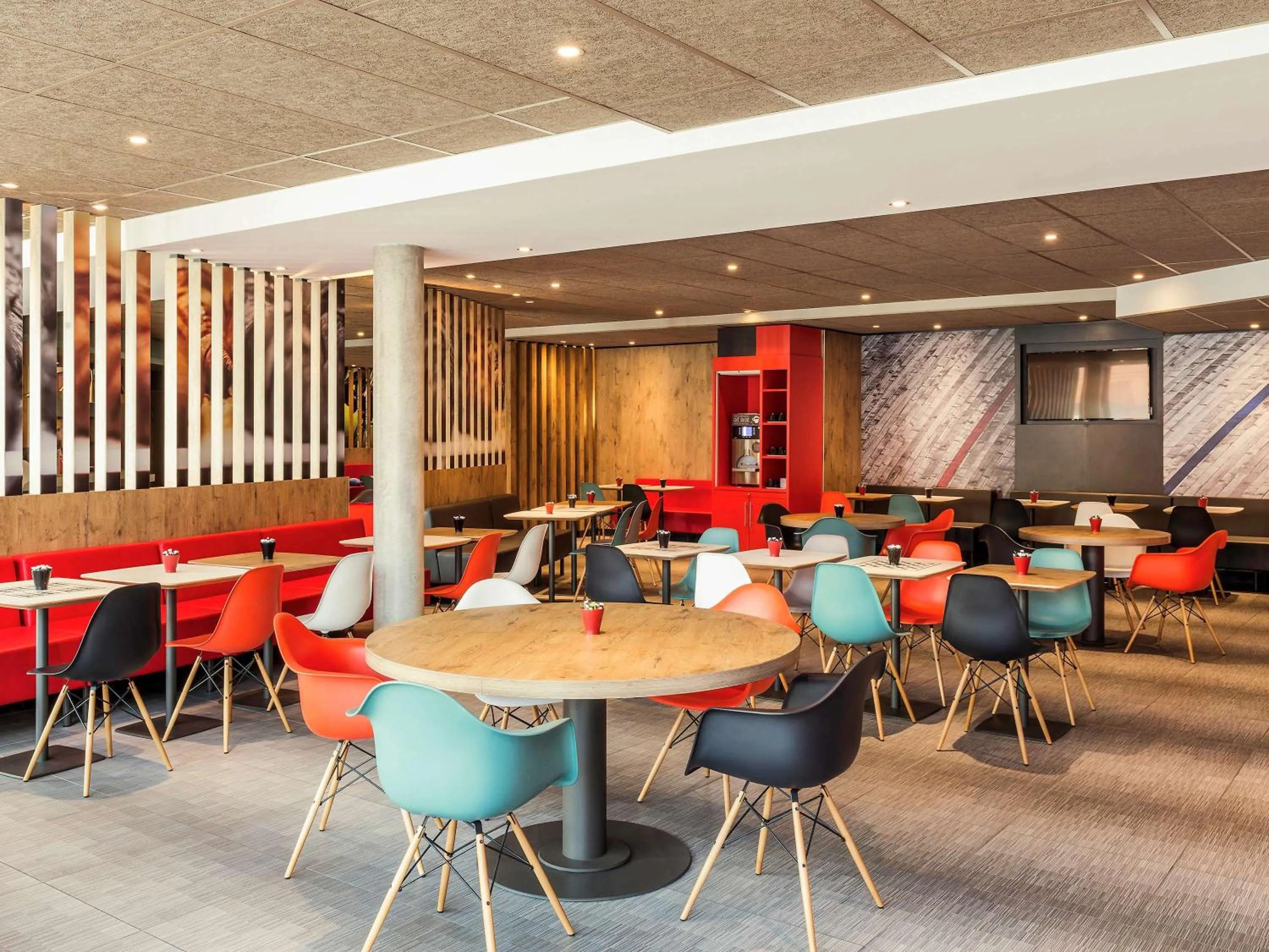 Restaurant/places to eat in ibis Saint Quentin en Yvelines - Vélodrome