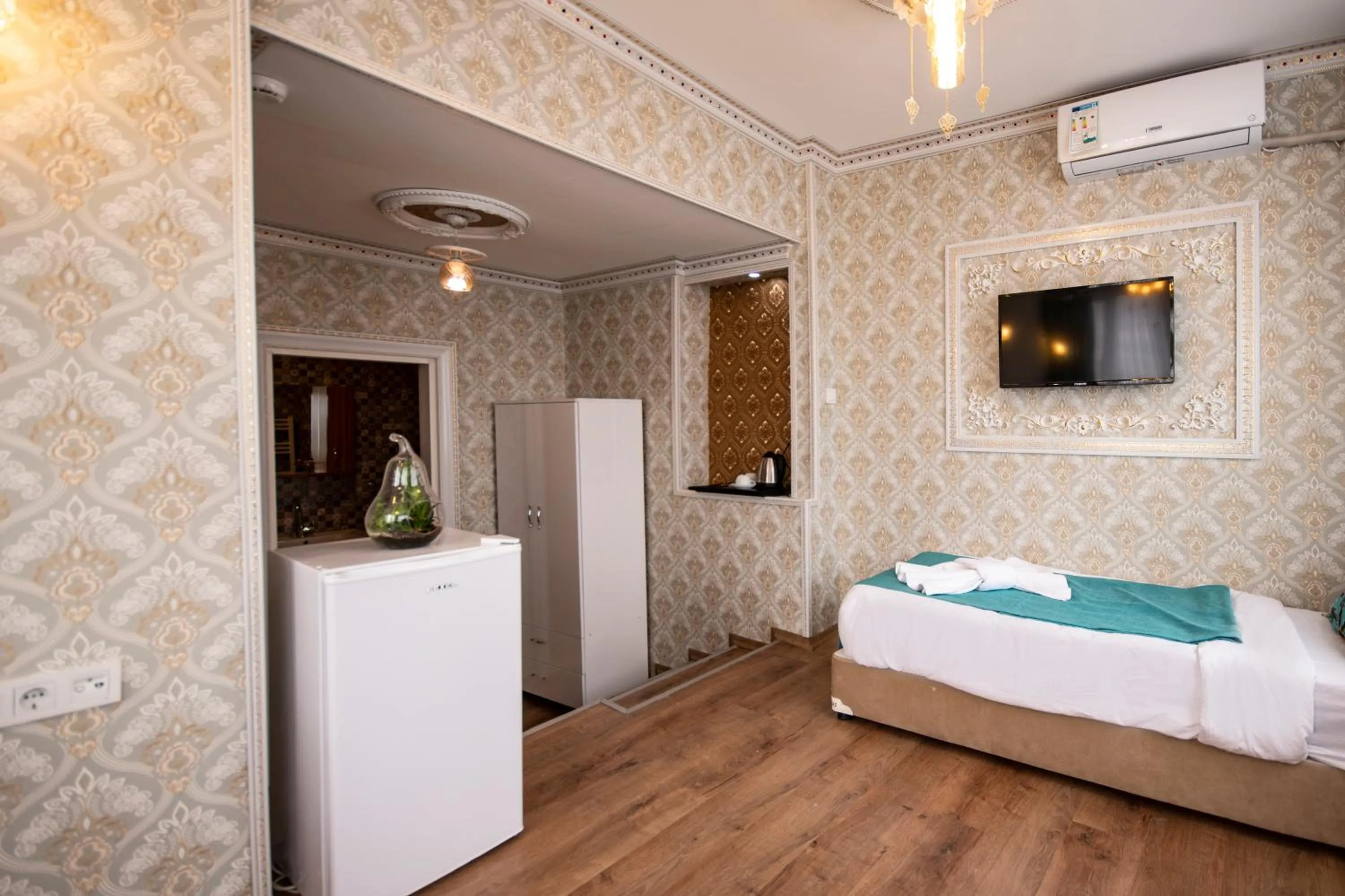 Bed in Paris Garden Hotel Istanbul