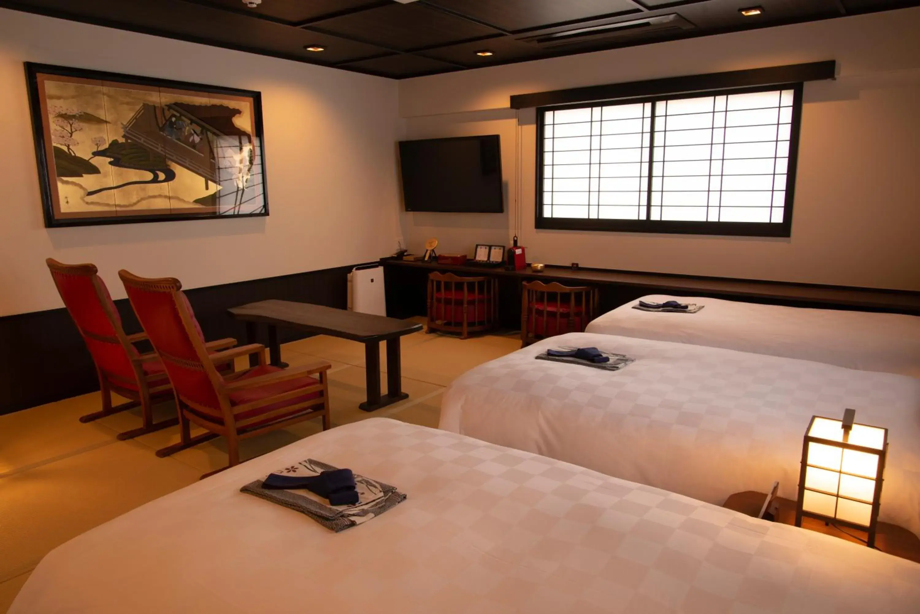 Photo of the whole room, Bed in Kyoto Takasegawa Bettei