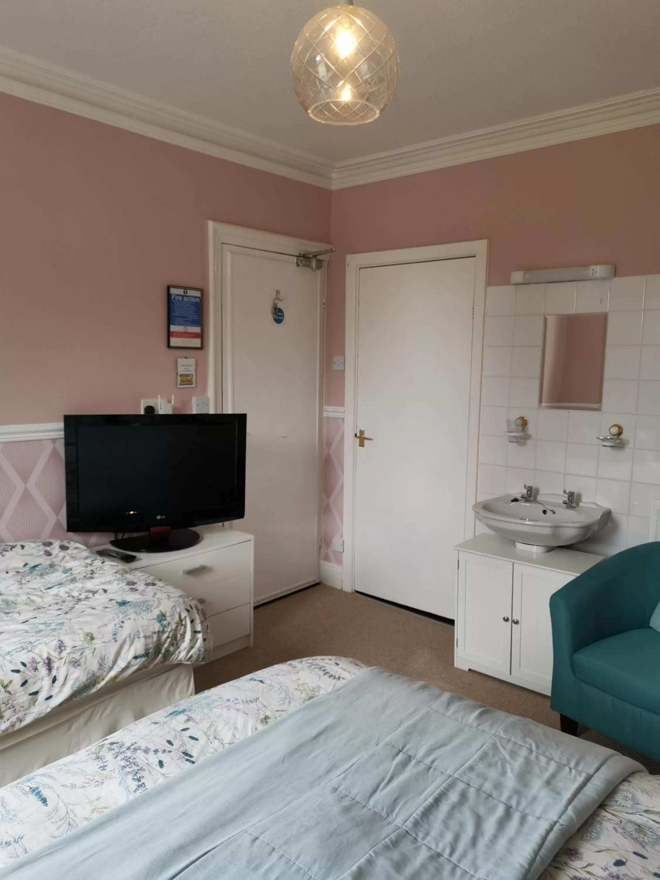 Bedroom, Bed in Brooklands Guest House