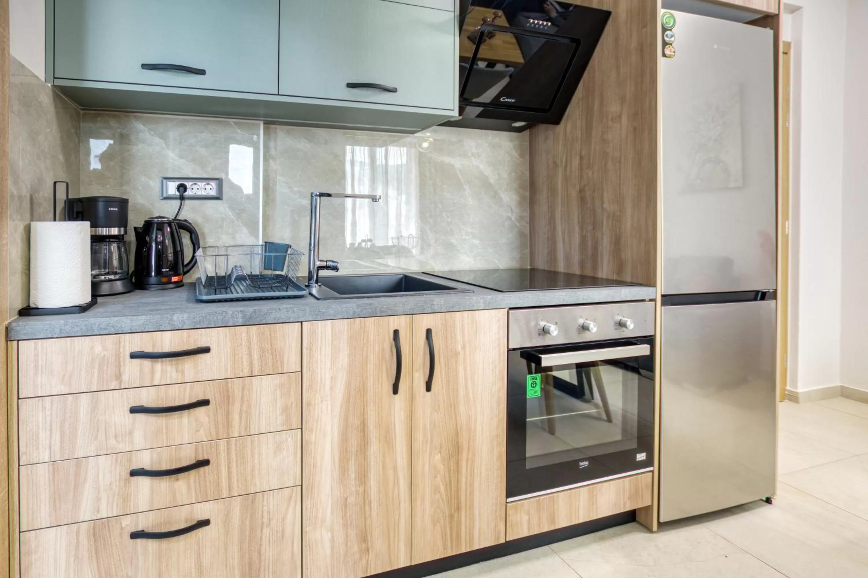 Coffee/tea facilities in Sapphire Horizon Suites