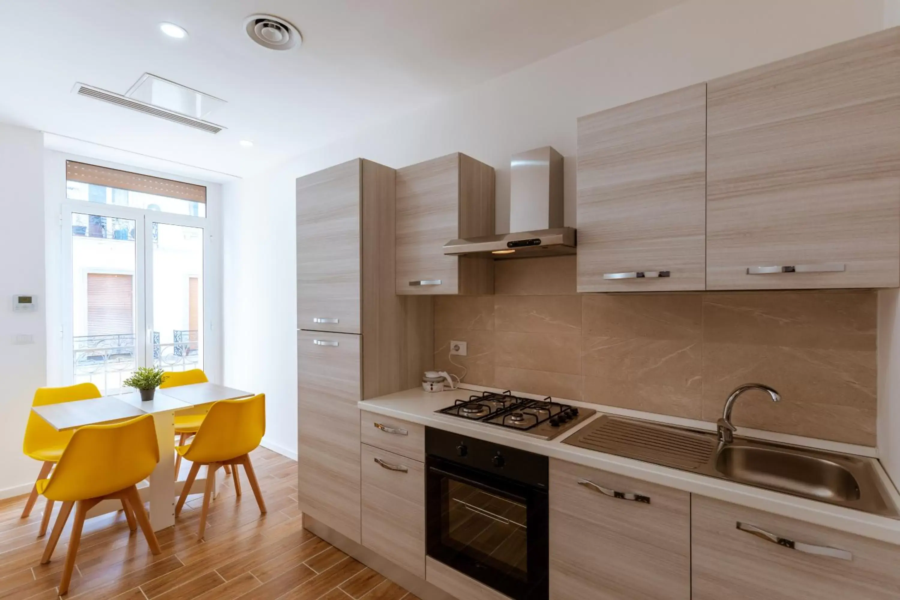 Kitchen or kitchenette, Kitchen/Kitchenette in Central House - Apartments in Naples