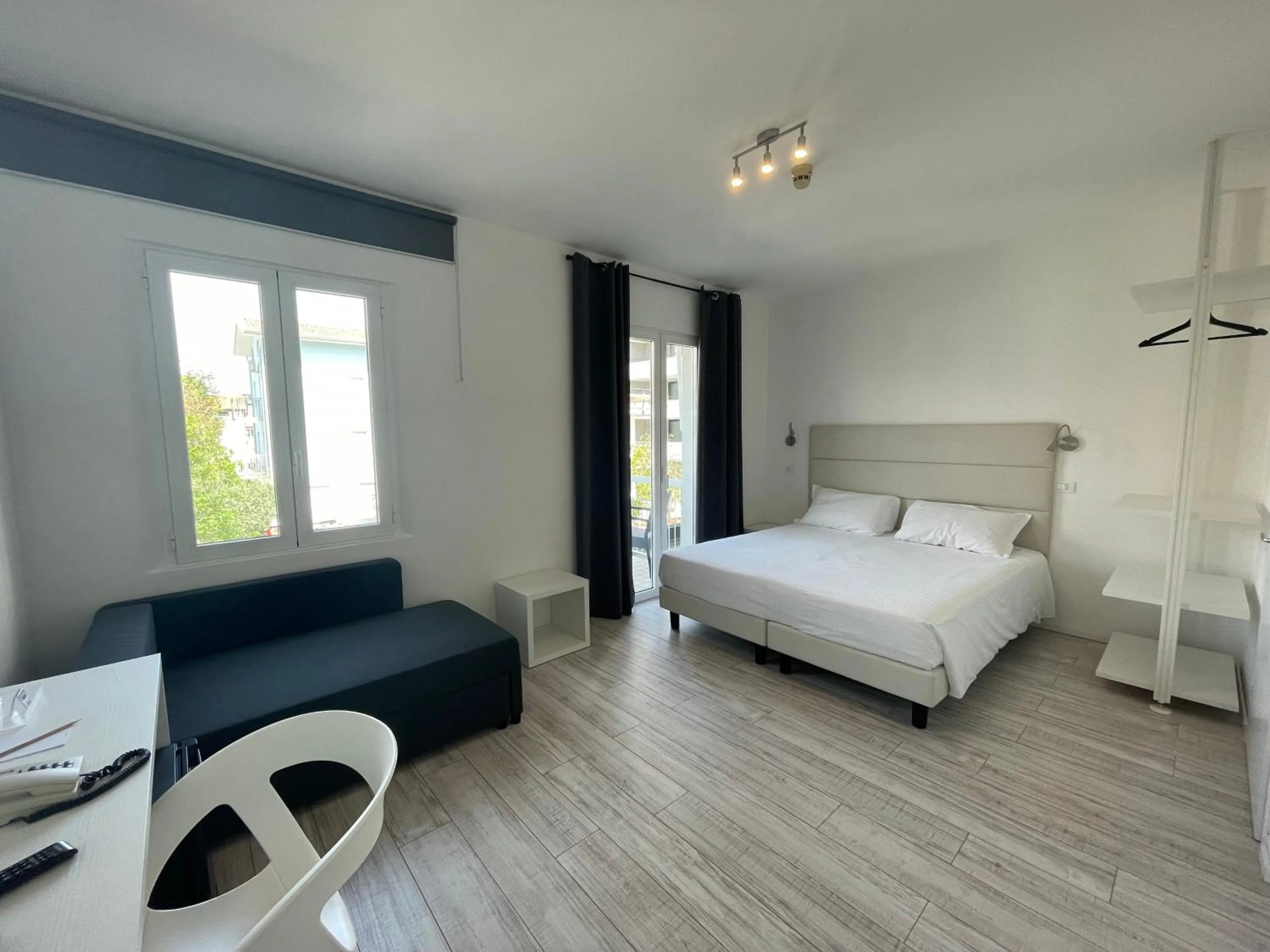 Photo of the whole room, Bed in Hotel Athena