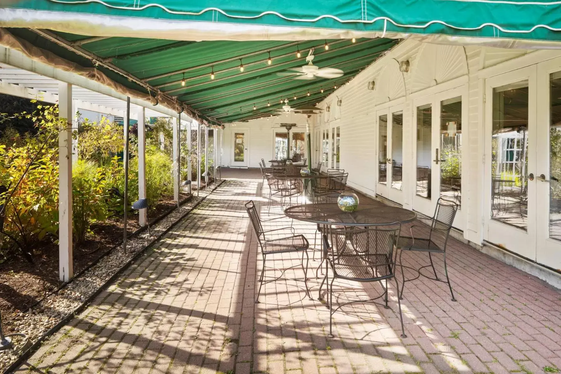 Patio in The Harraseeket Inn & Suites